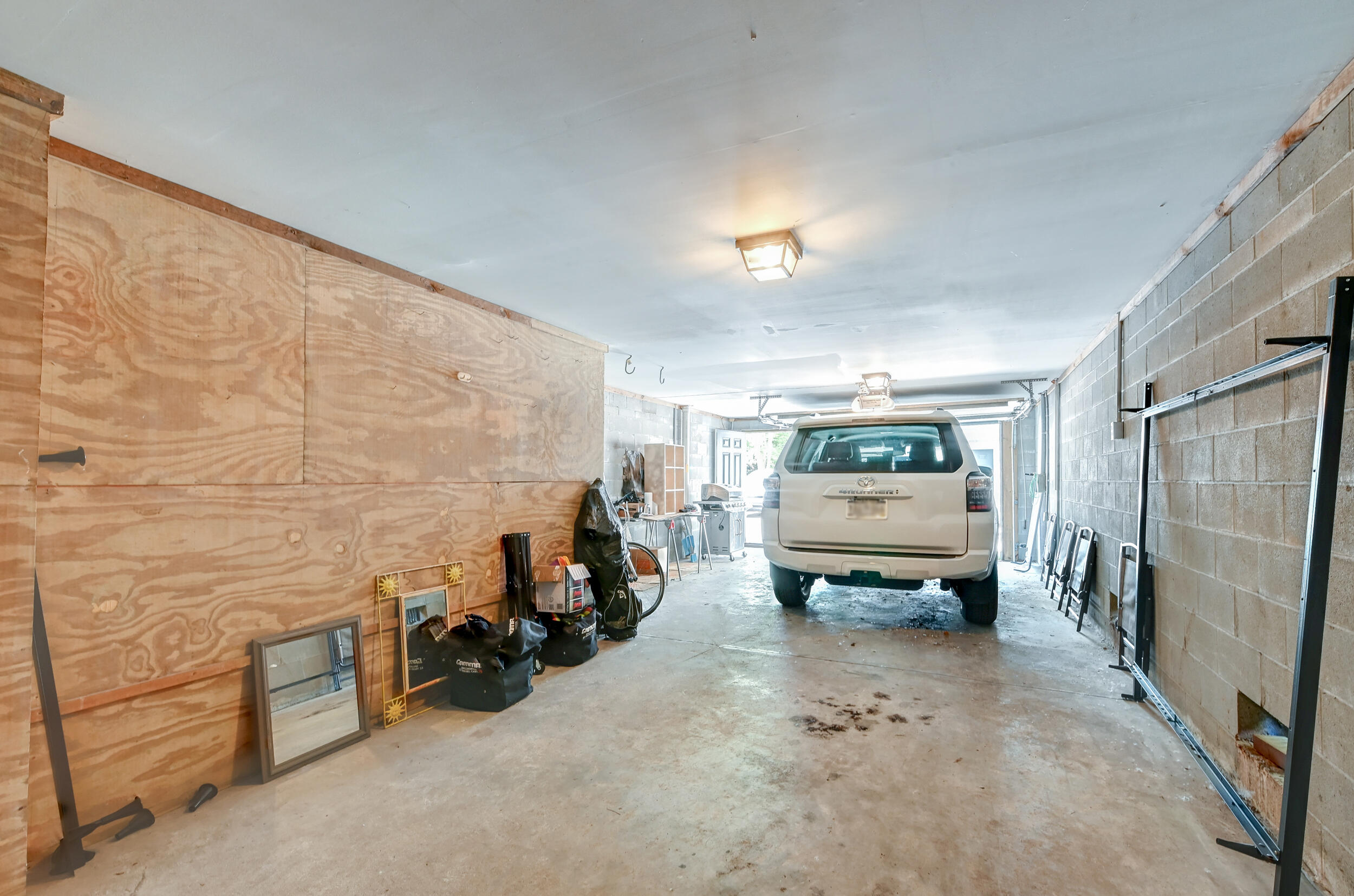 13 1/2 Kirkland Lane