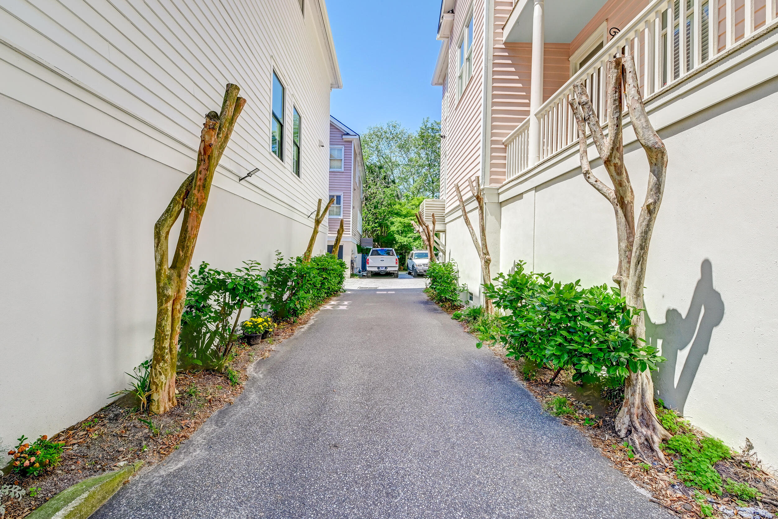 13 1/2 Kirkland Lane