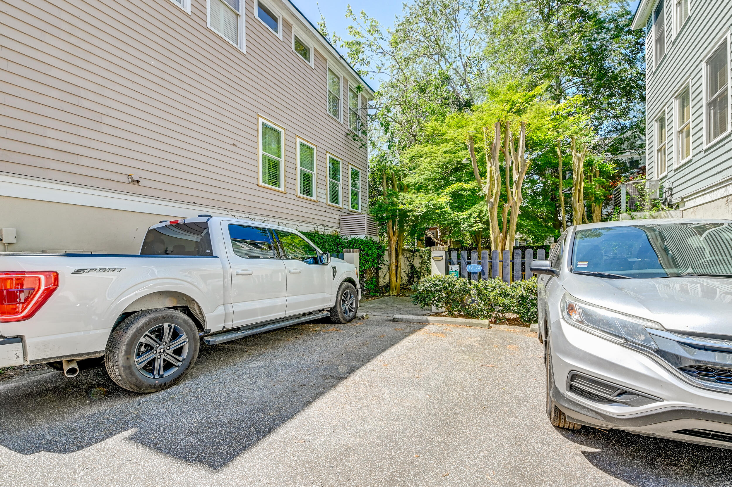 13 1/2 Kirkland Lane