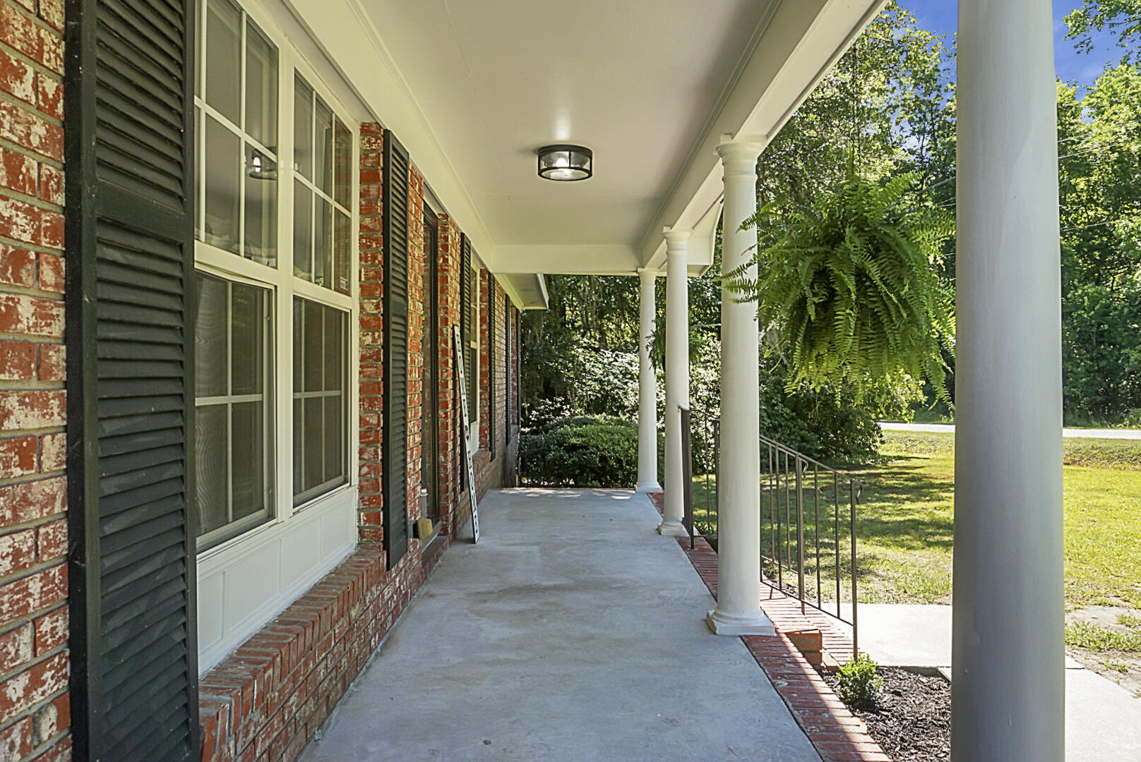 1202 Dennis Boulevard