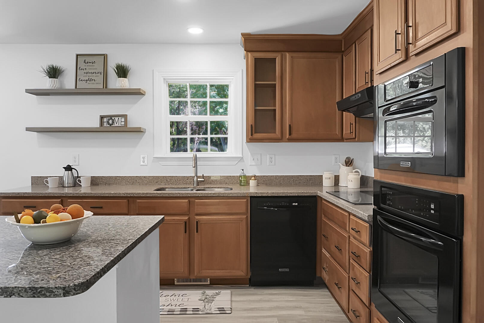 1202 Dennis Boulevard