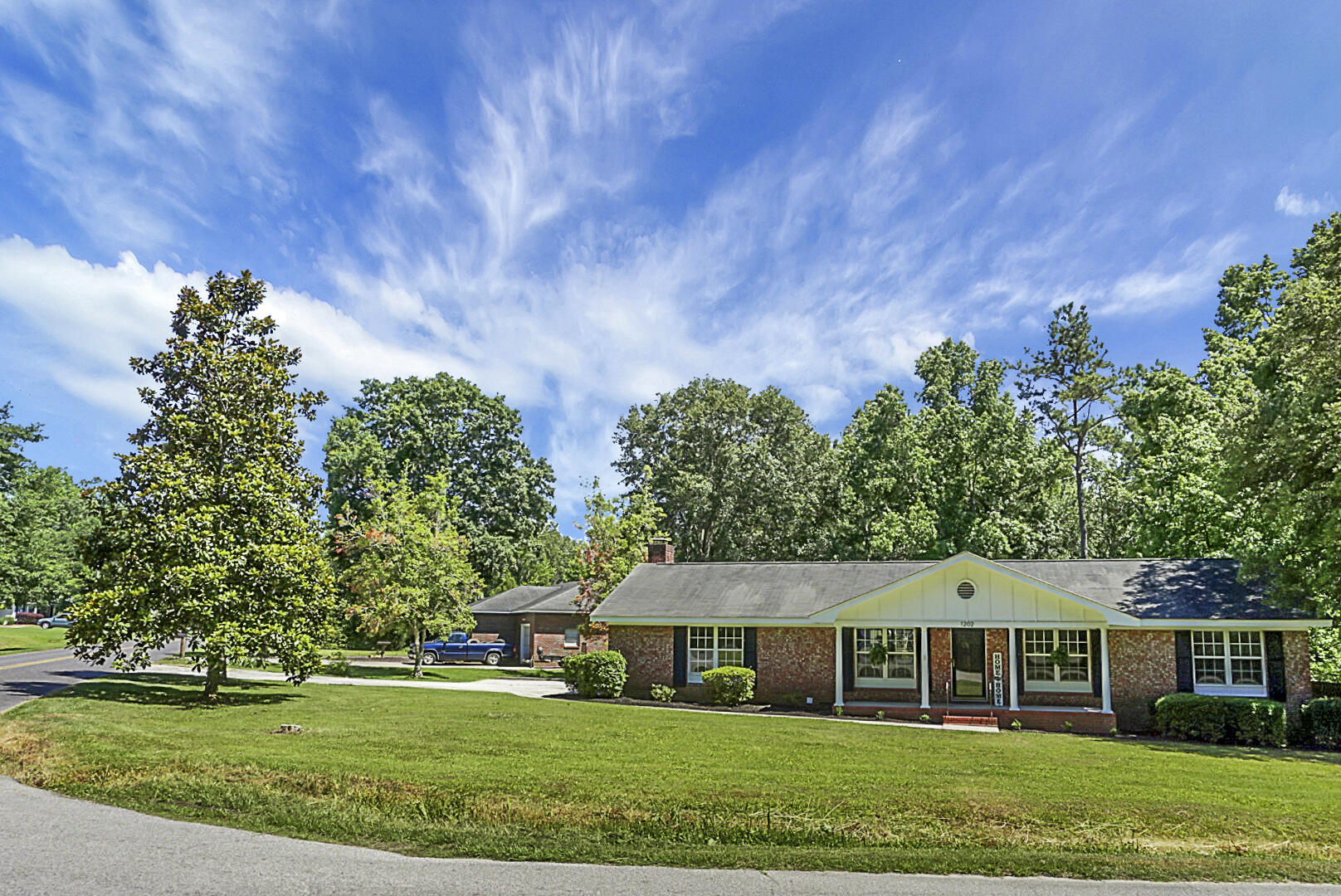 1202 Dennis Boulevard
