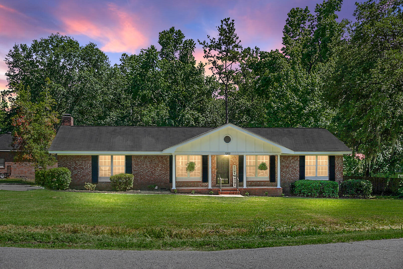 1202 Dennis Boulevard