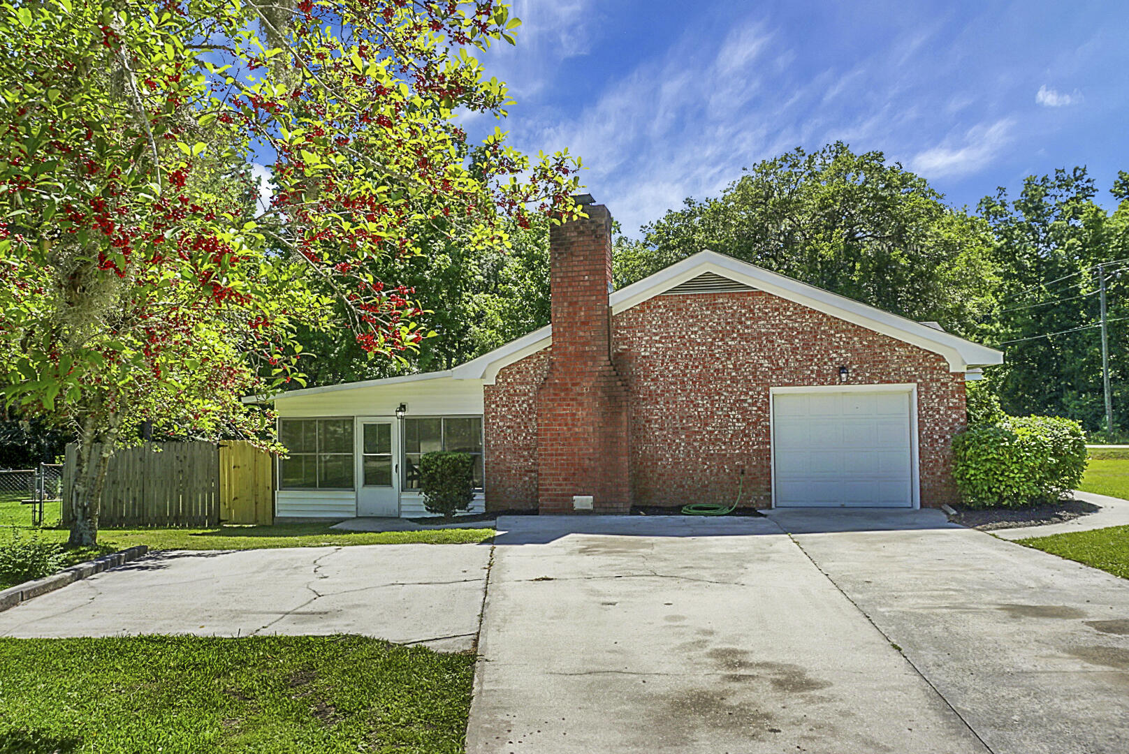 1202 Dennis Boulevard