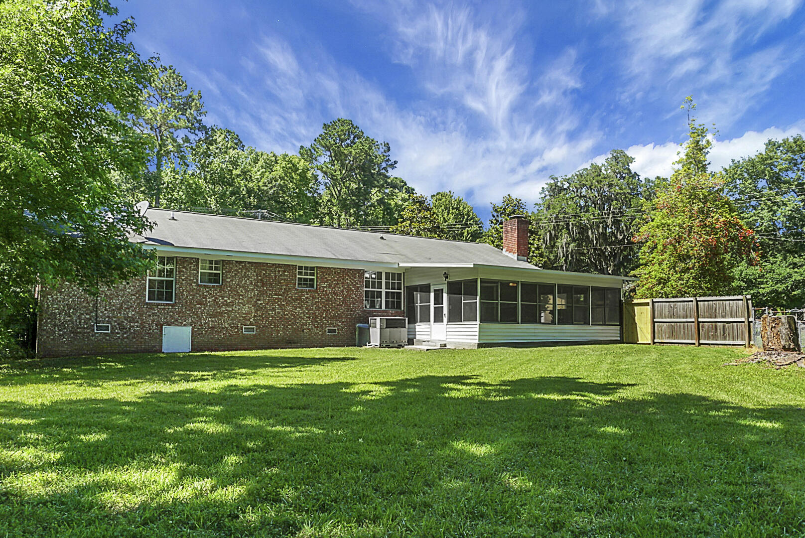 1202 Dennis Boulevard