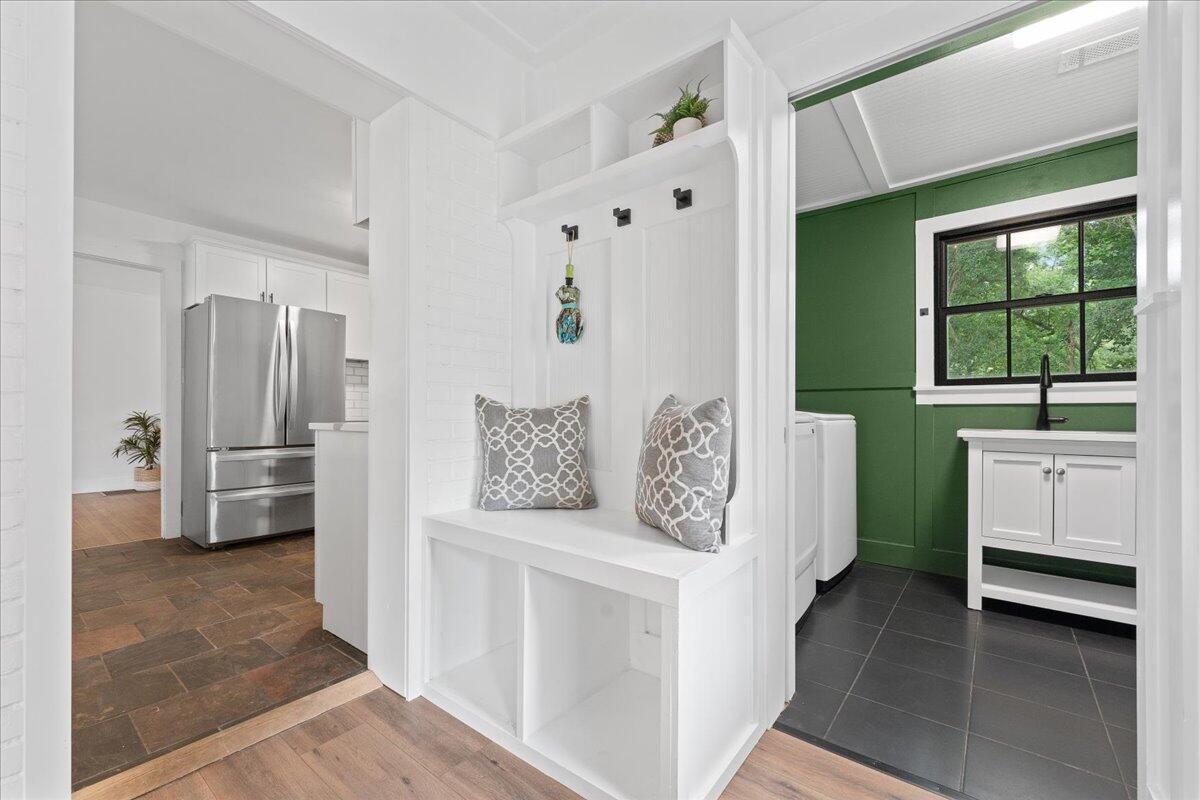 1215 Byron Road