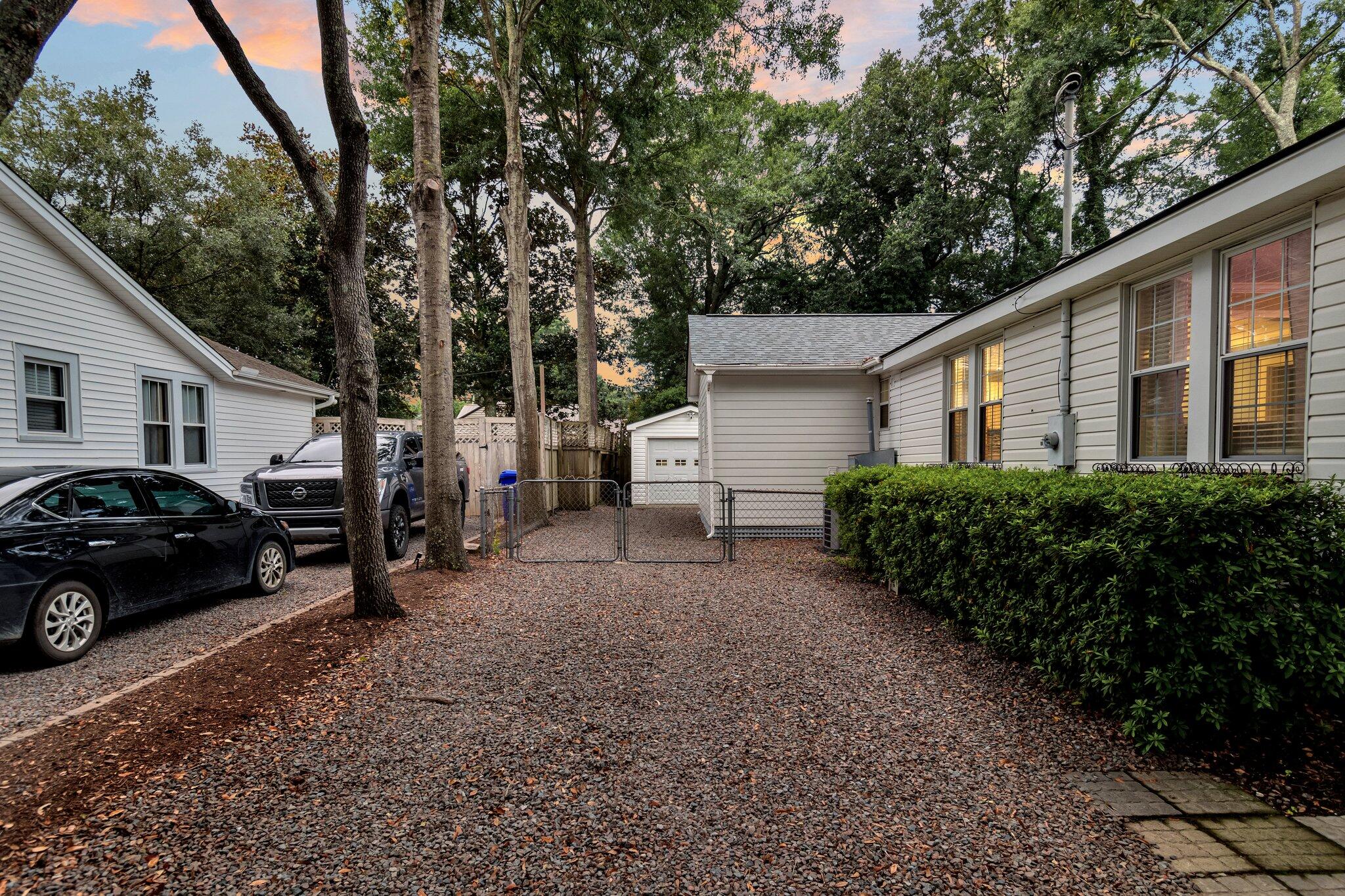 1607 Pinecrest Road