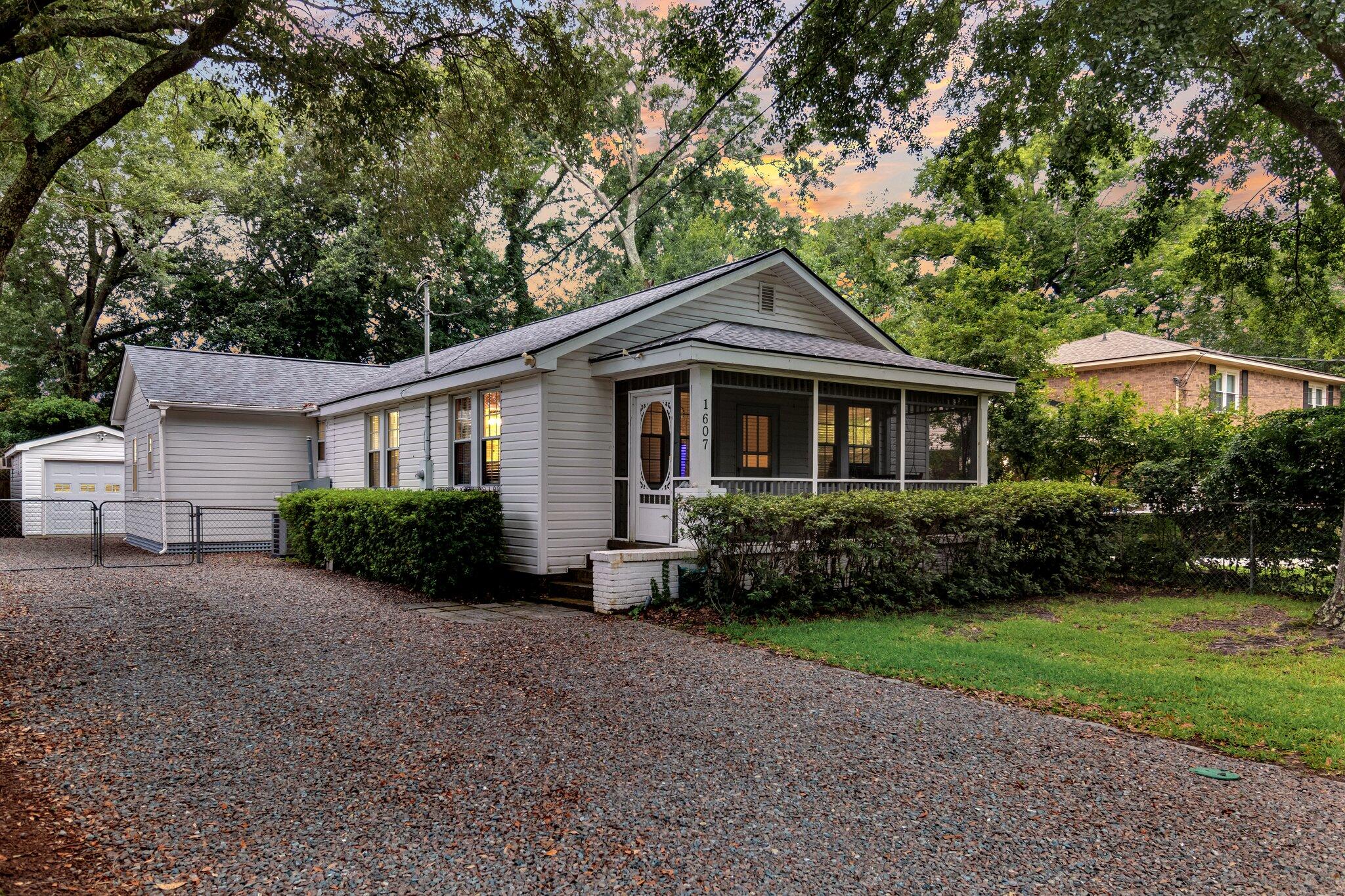 1607 Pinecrest Road