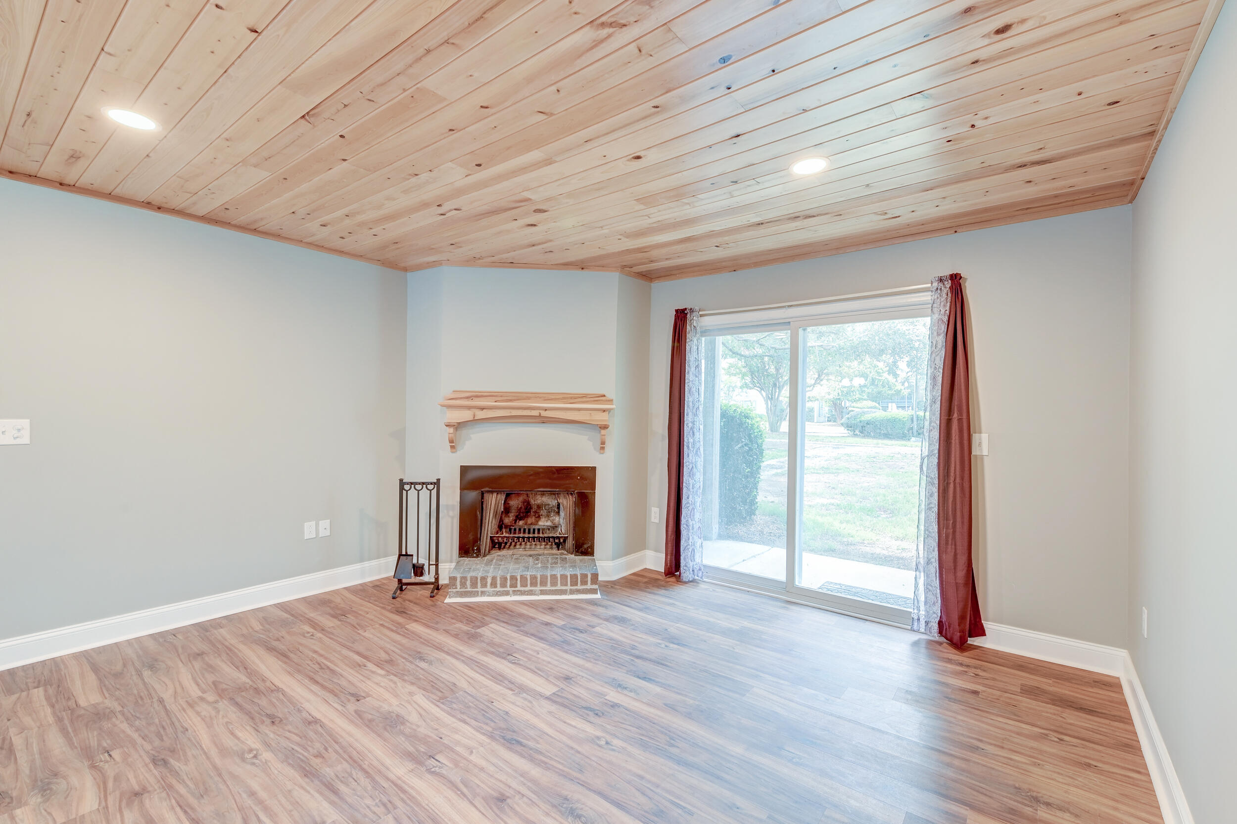 1402 Camp Road # 6b