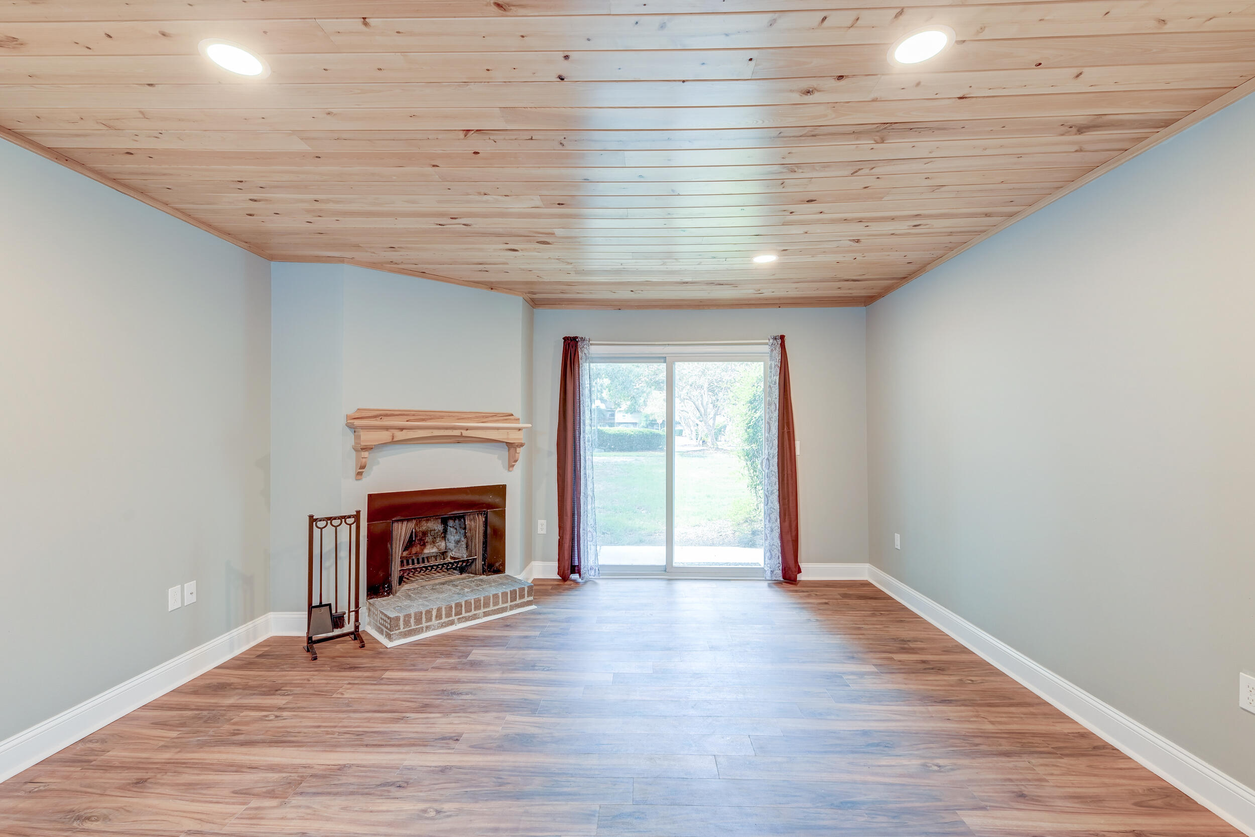 1402 Camp Road # 6b