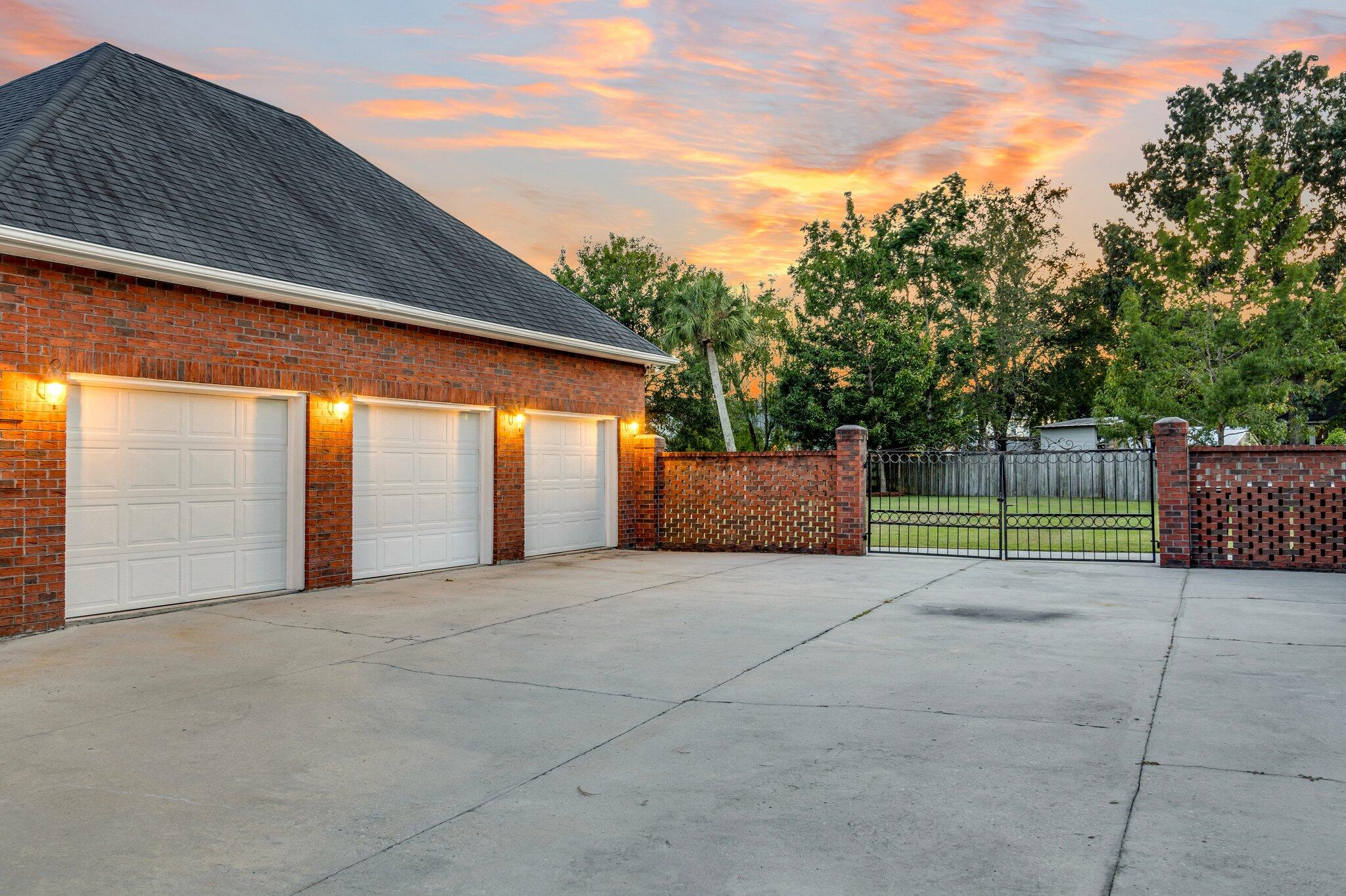 1103 Ole South Court