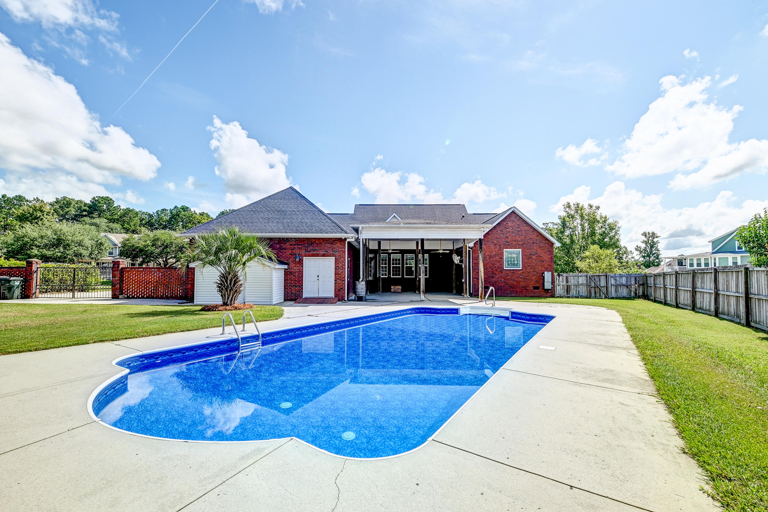 1103 Ole South Court