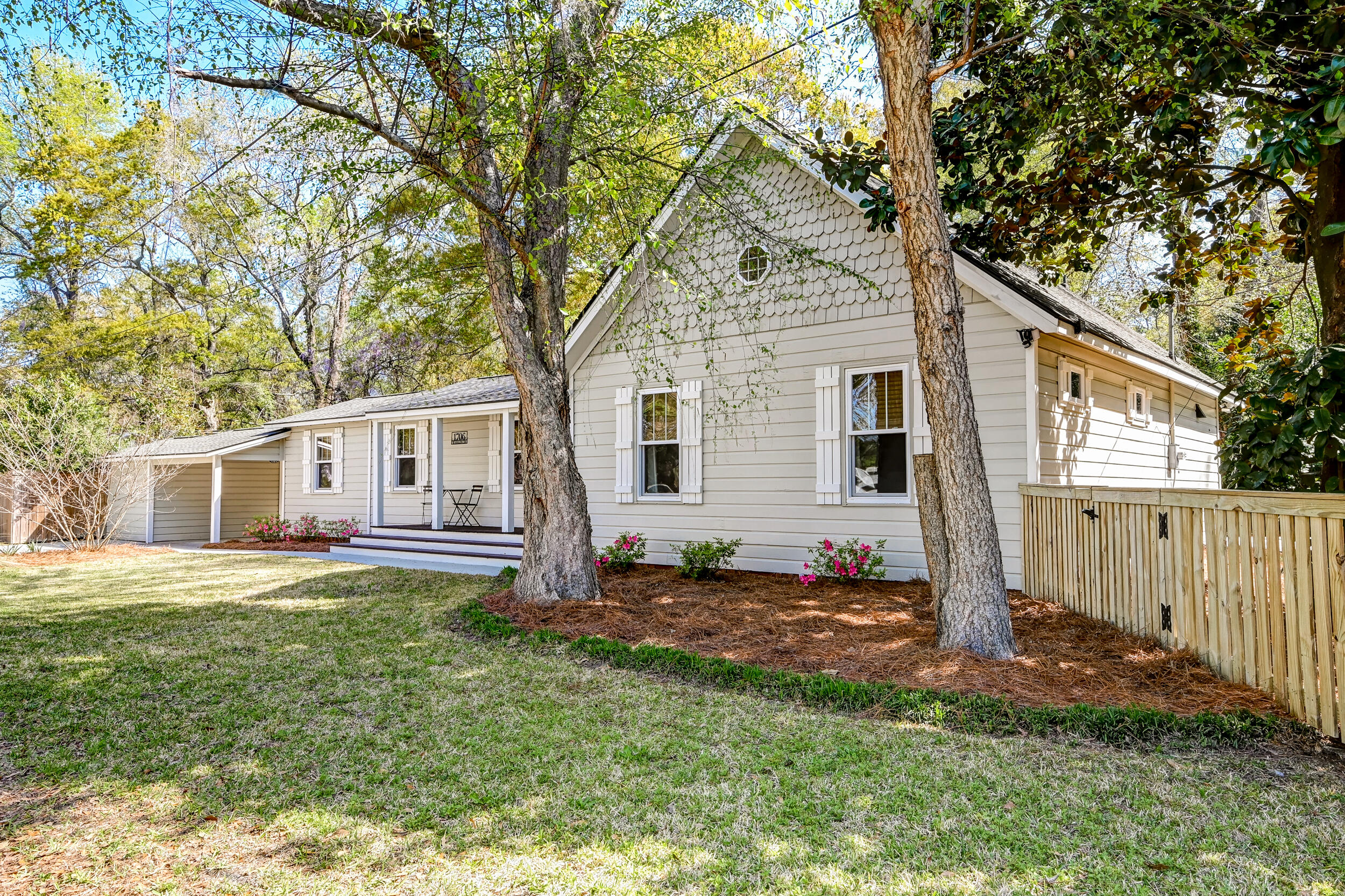 1706 W Avalon Circle