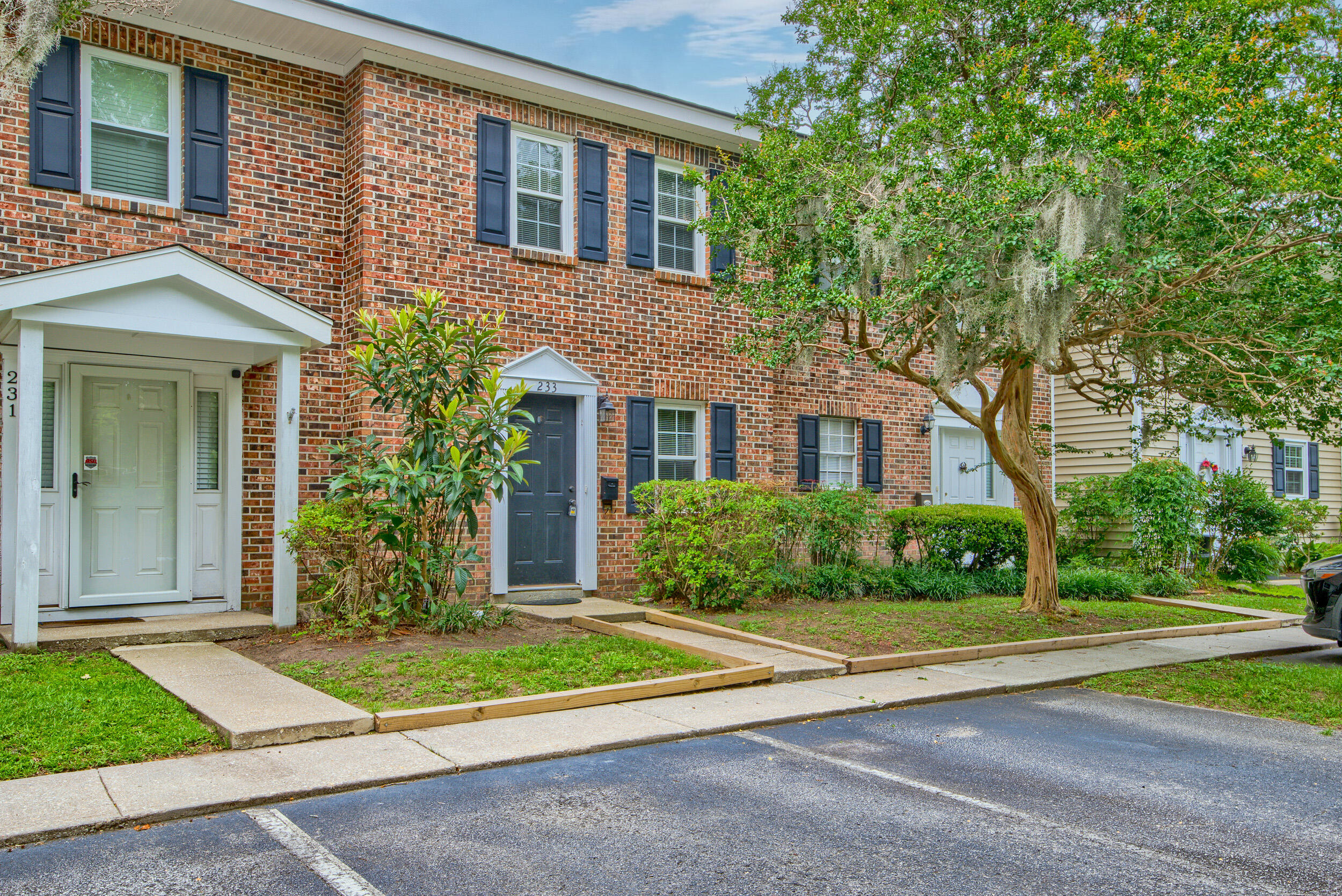 233 Heritage Circle