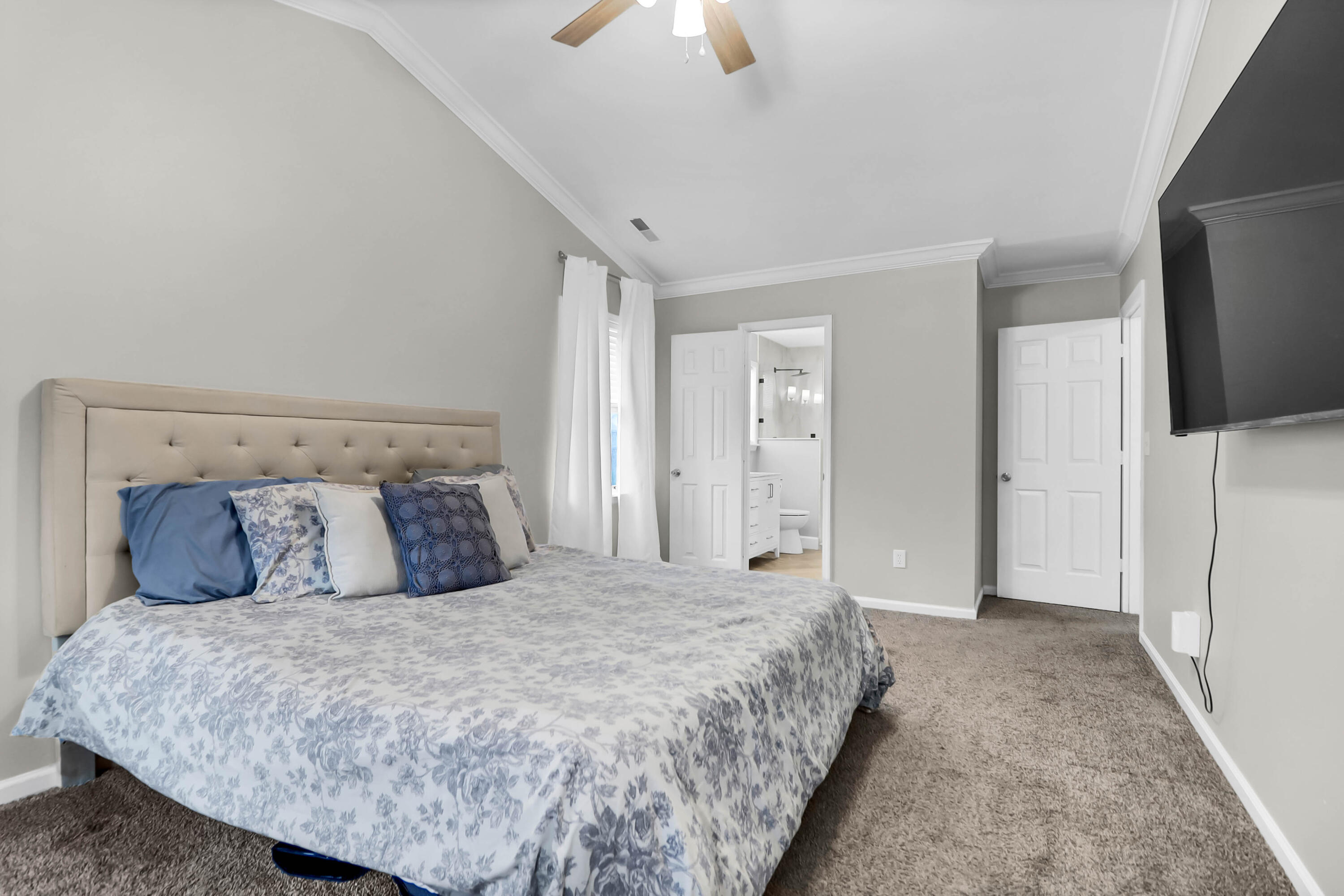 1328 Lark Lane