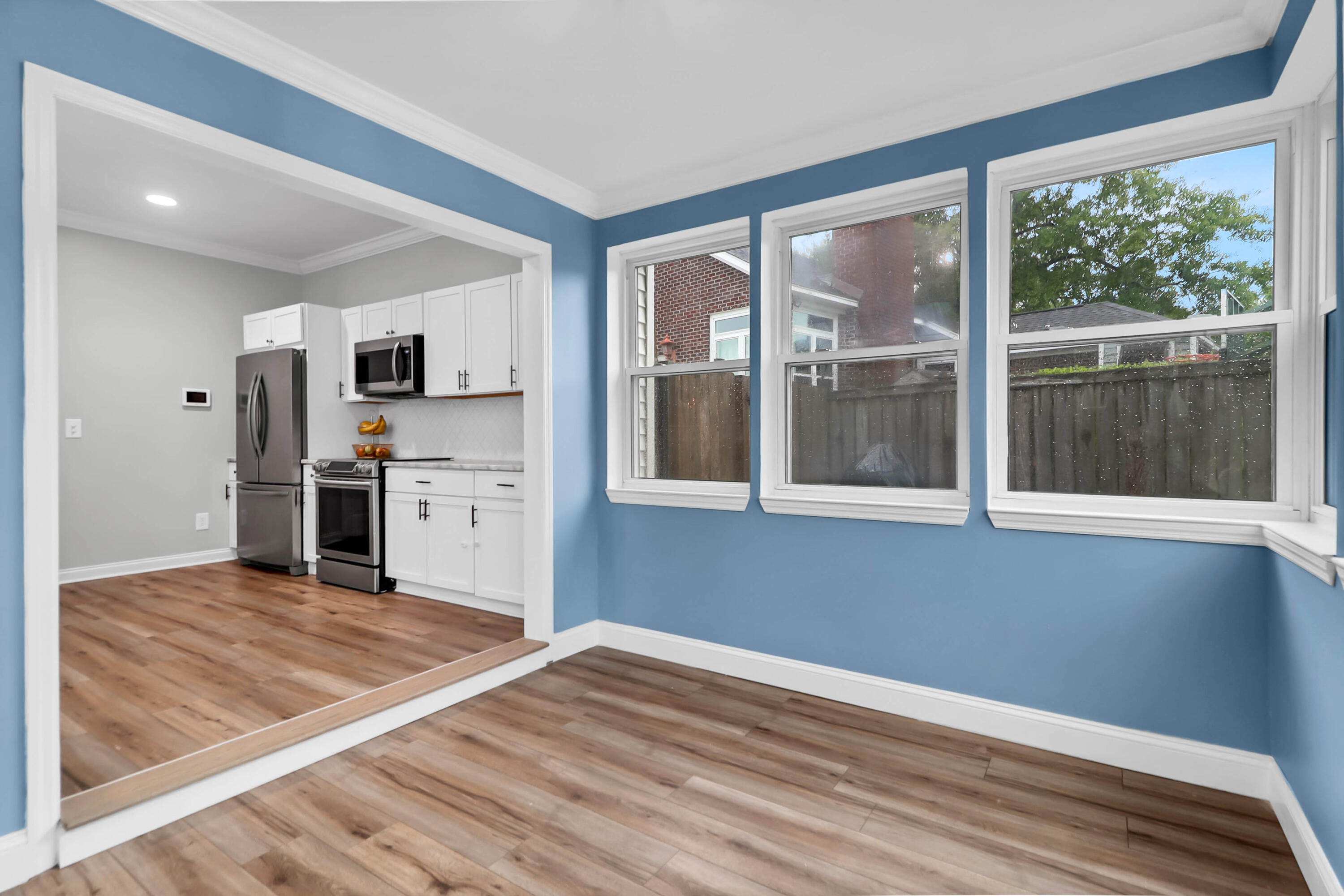 1328 Lark Lane