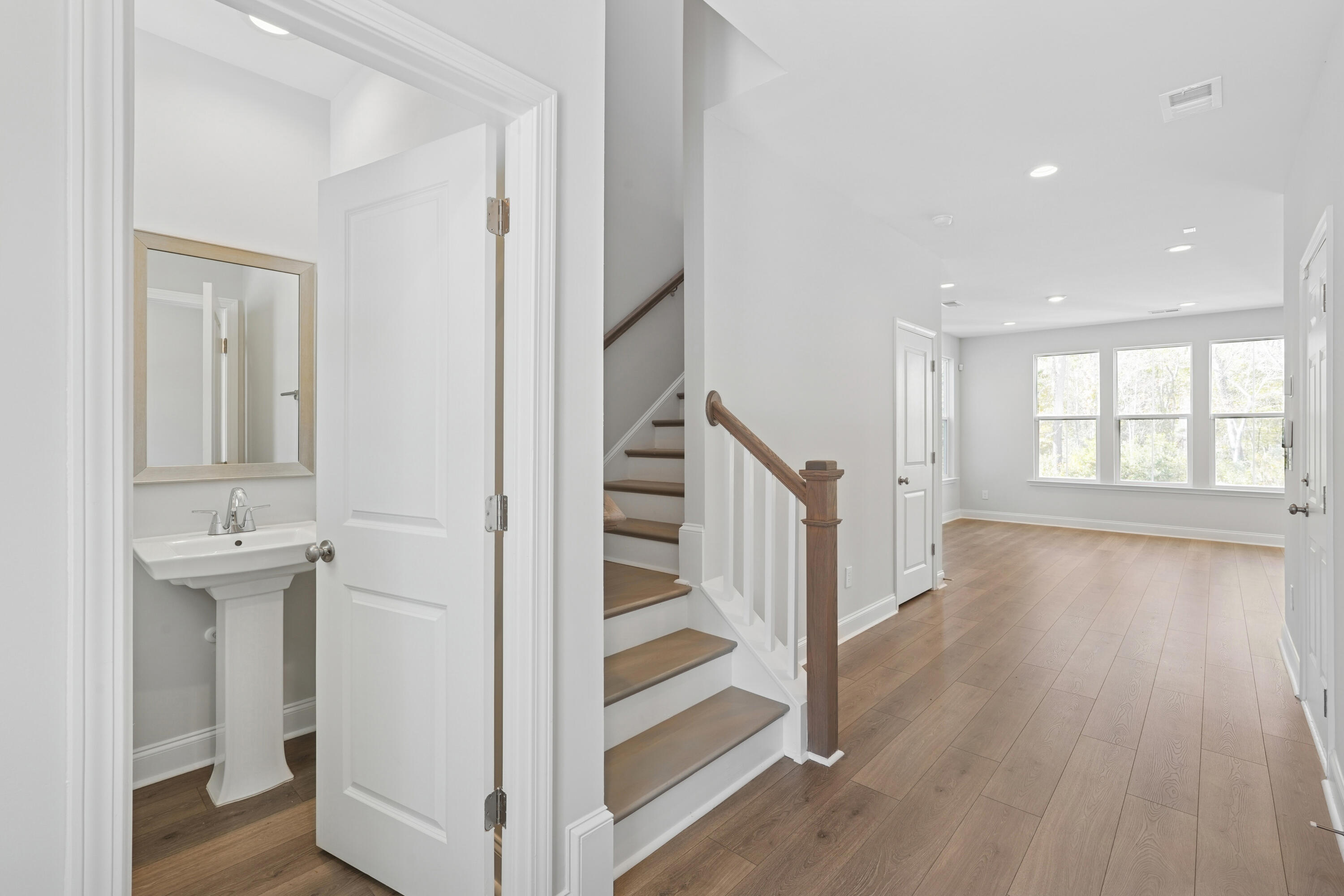 422 Queenview Lane