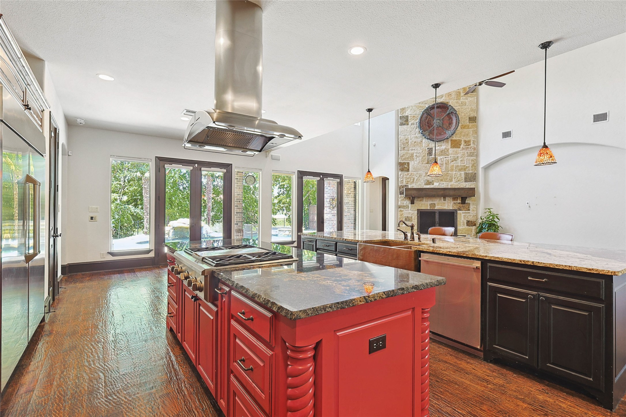 613 Saint James Place