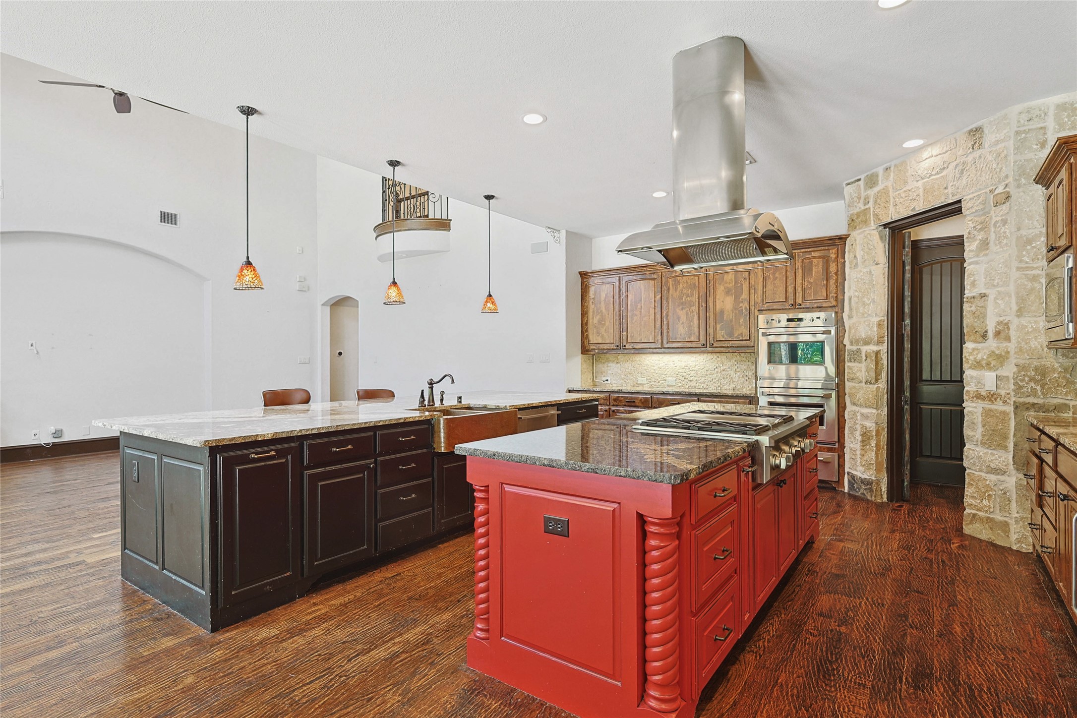 613 Saint James Place