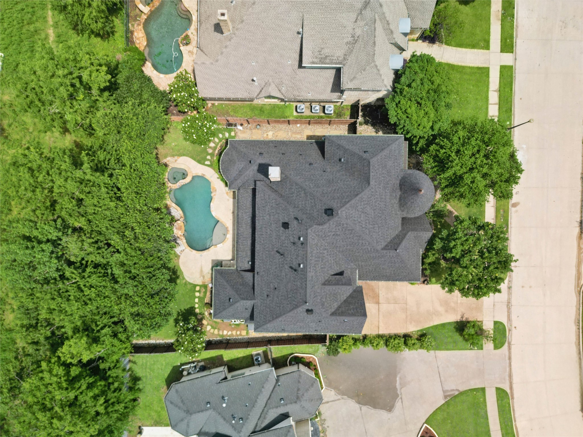 613 Saint James Place