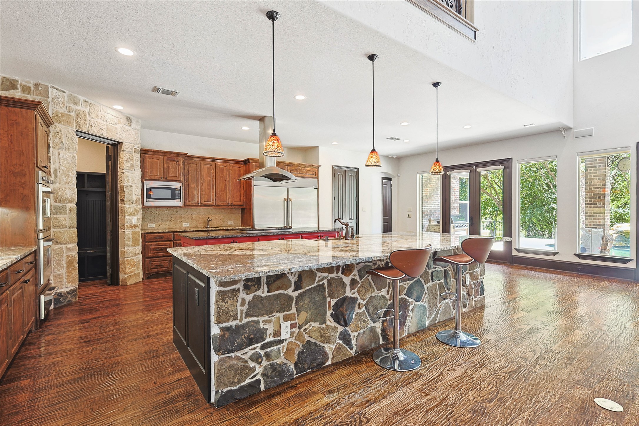 613 Saint James Place