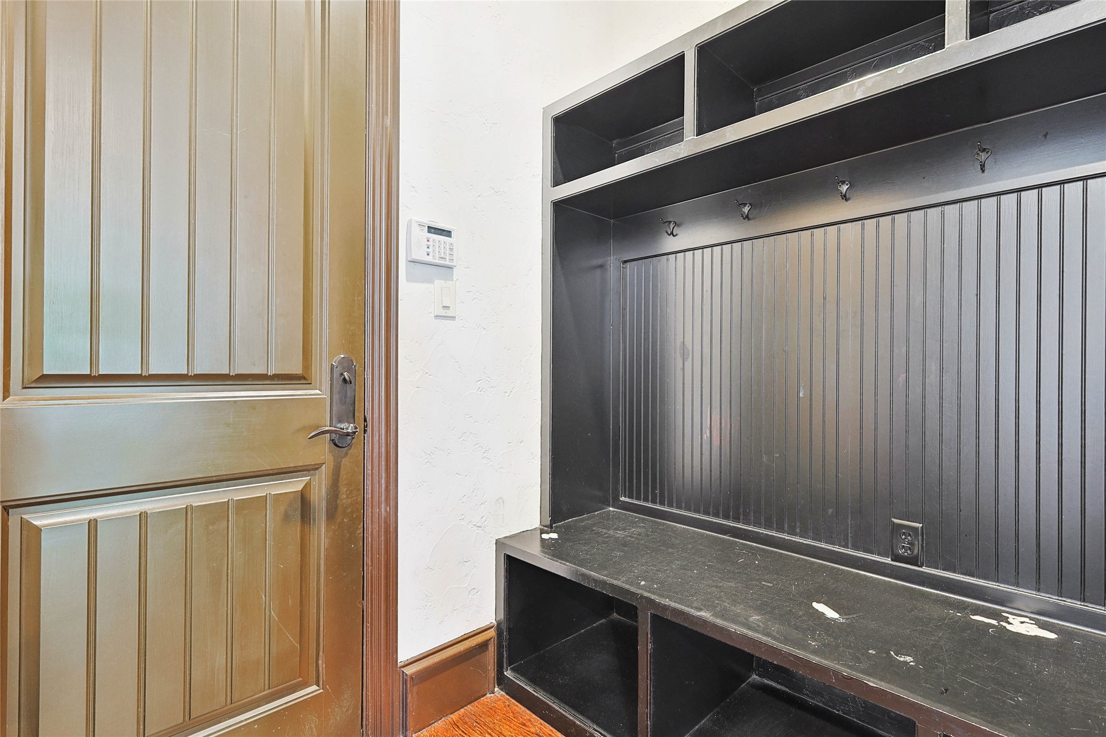 613 Saint James Place