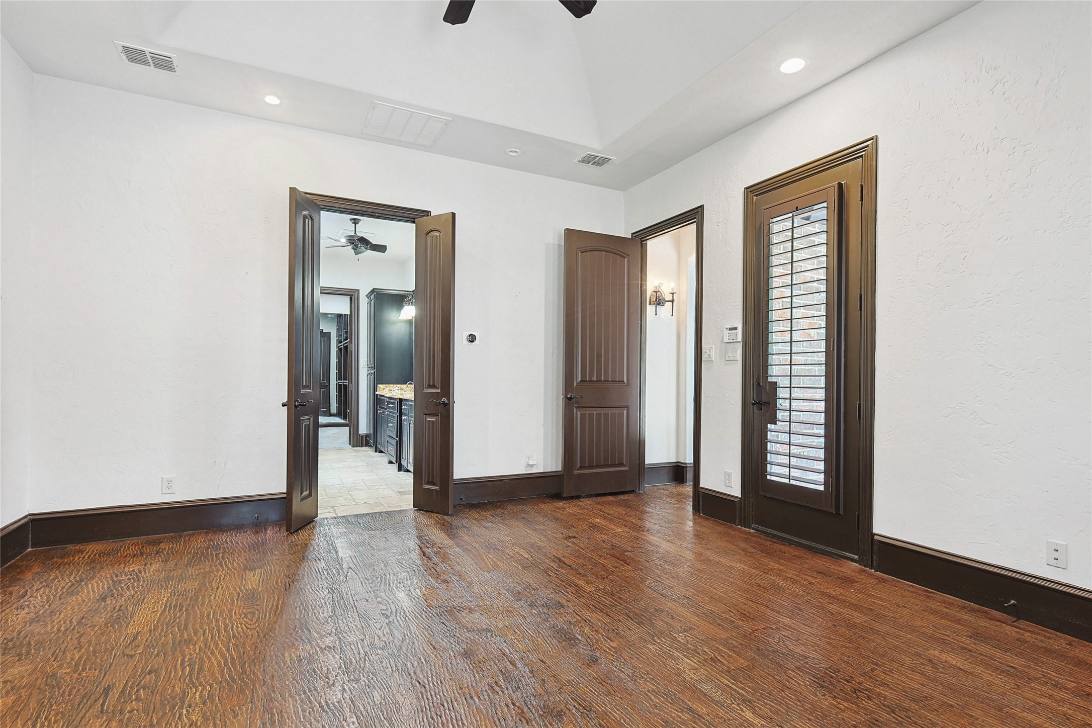 613 Saint James Place