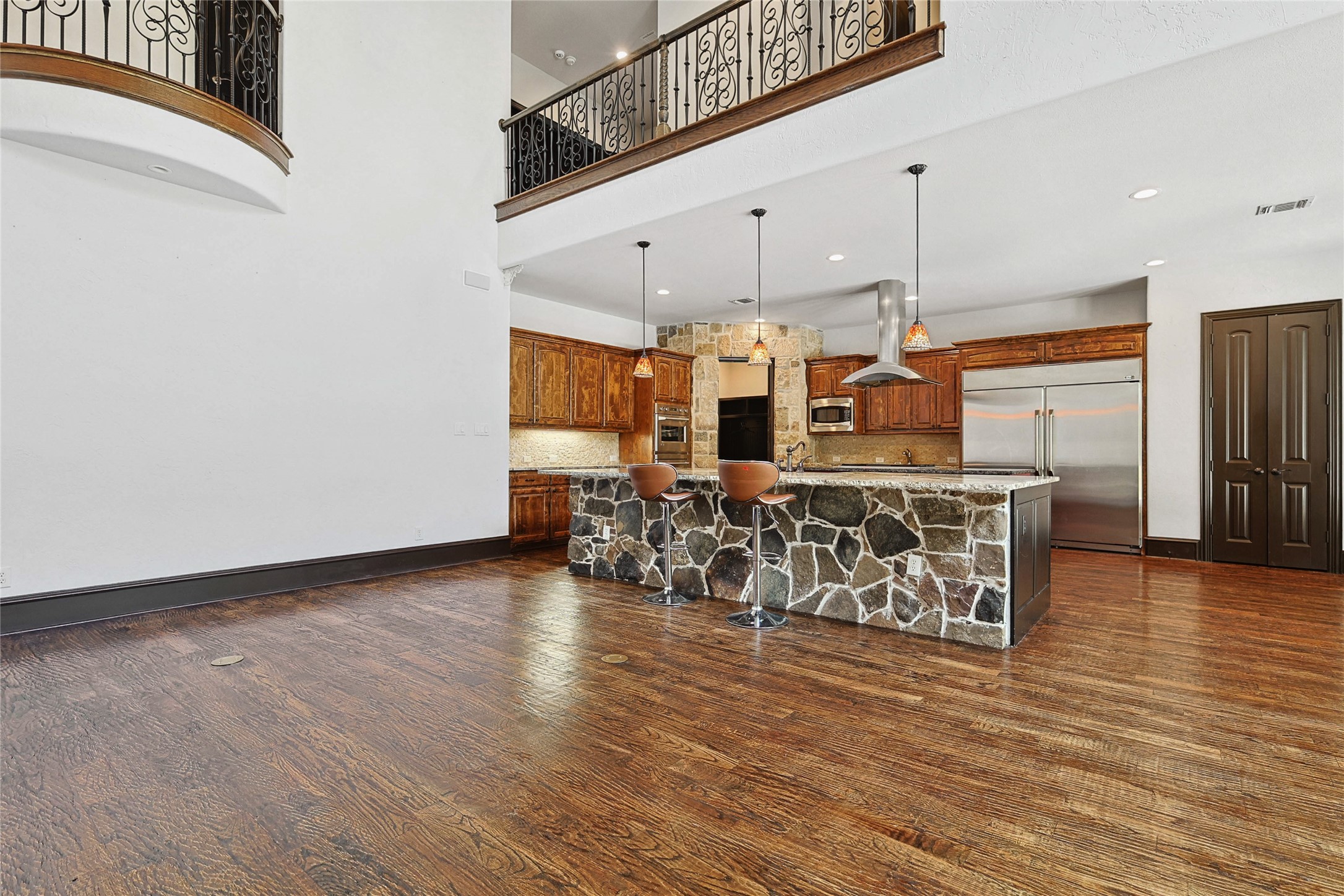 613 Saint James Place