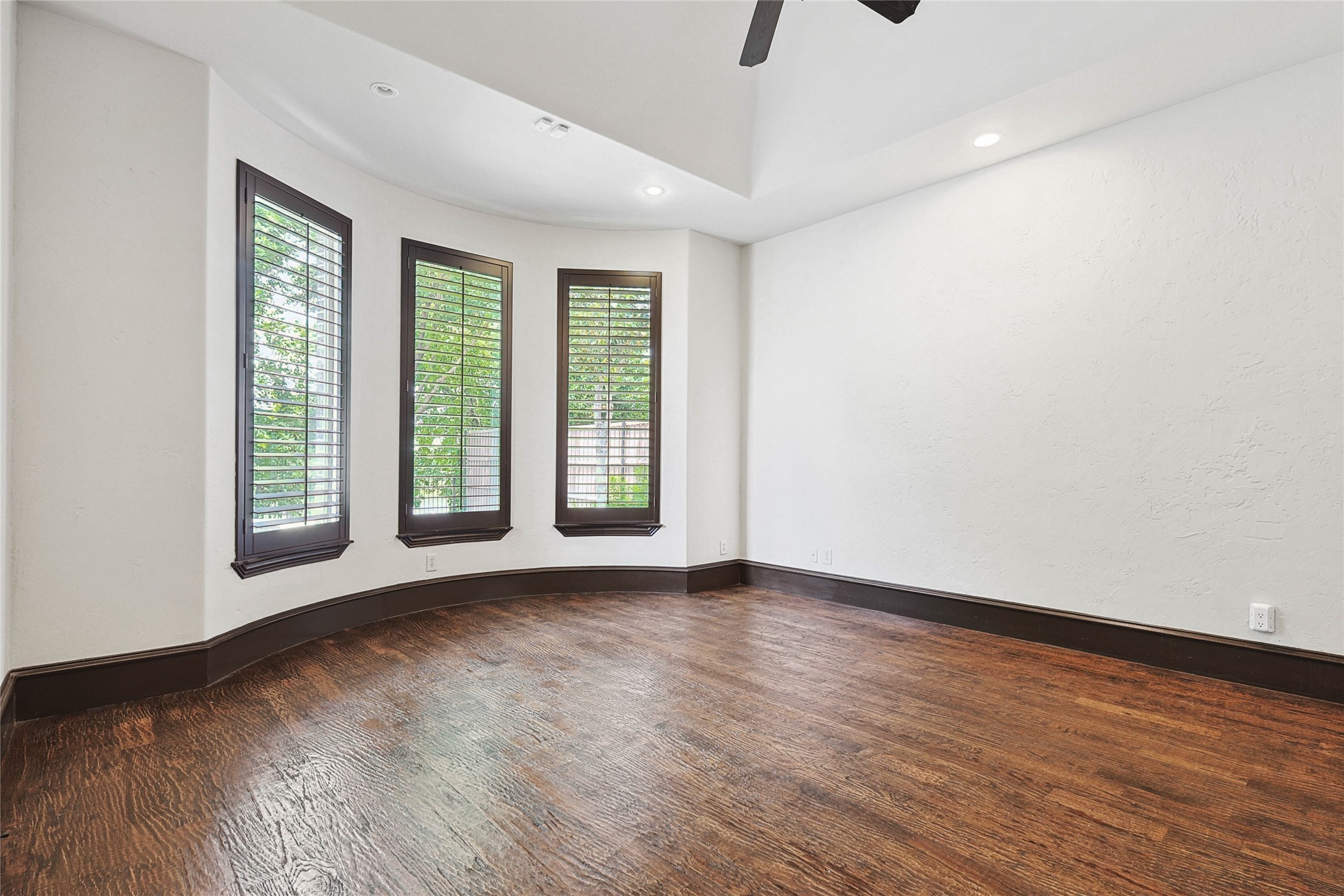 613 Saint James Place