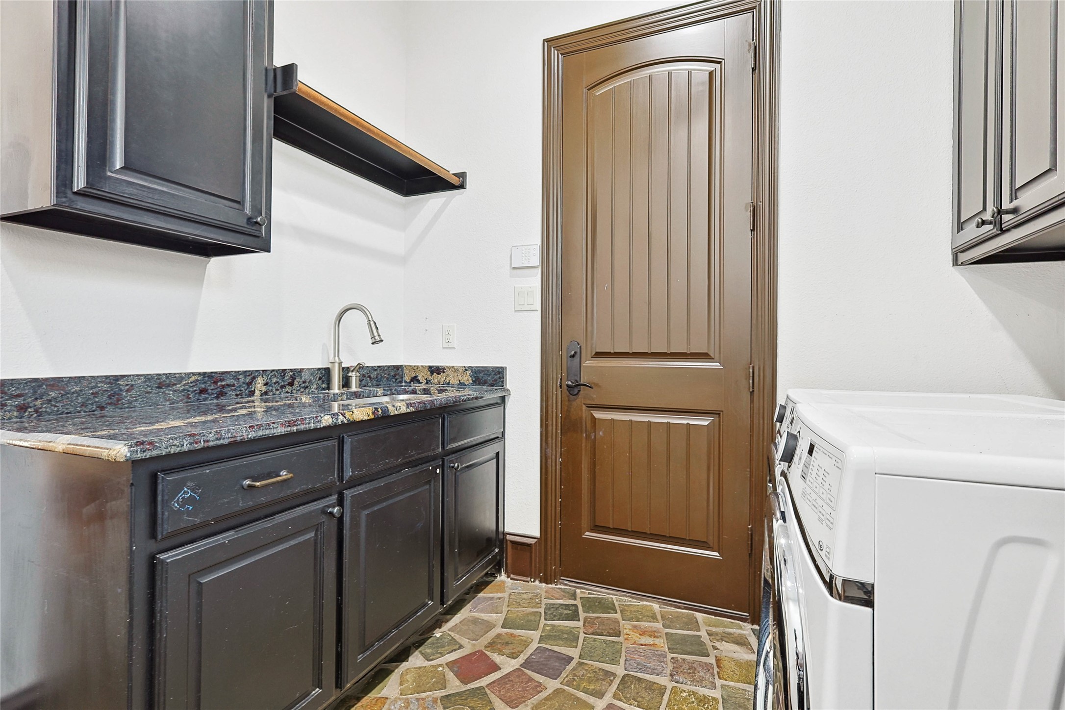 613 Saint James Place