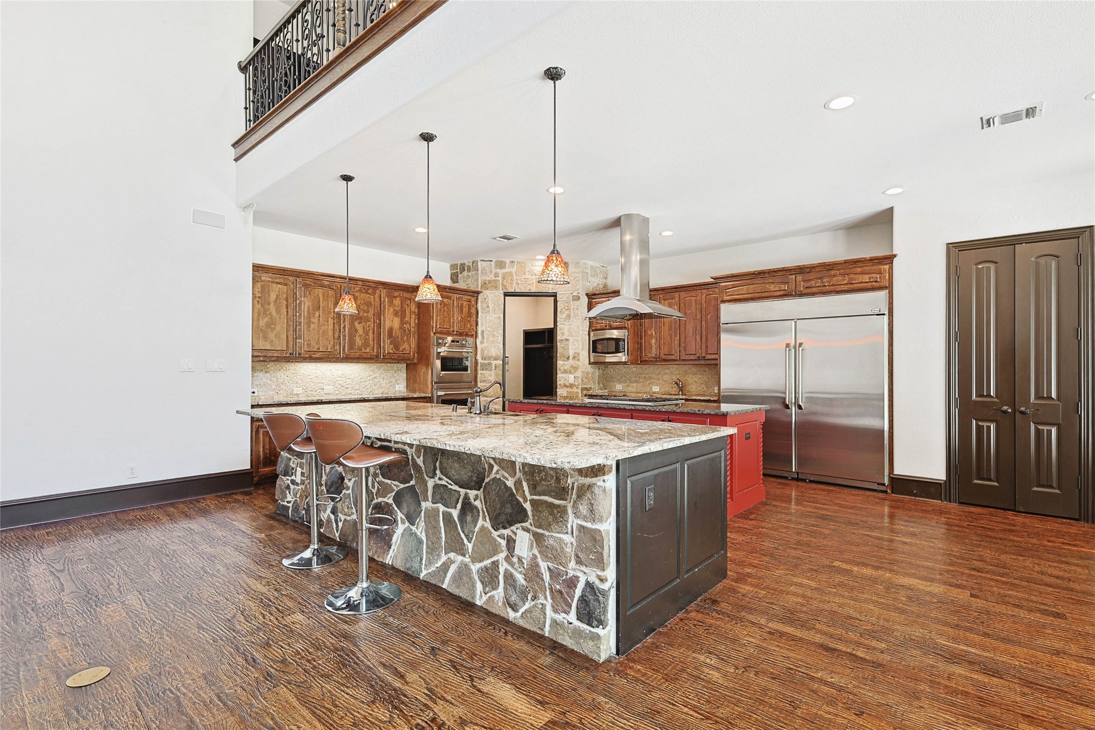 613 Saint James Place