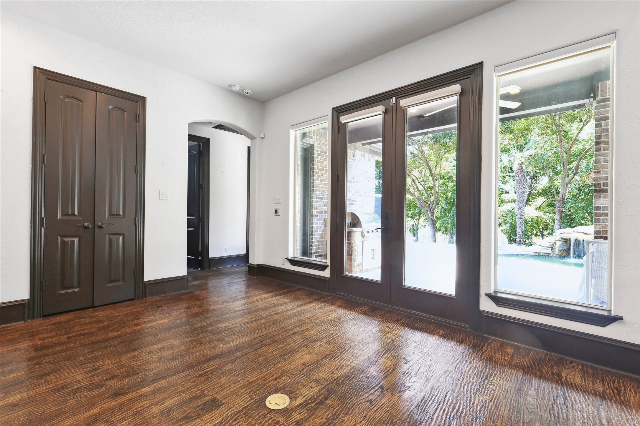 613 Saint James Place