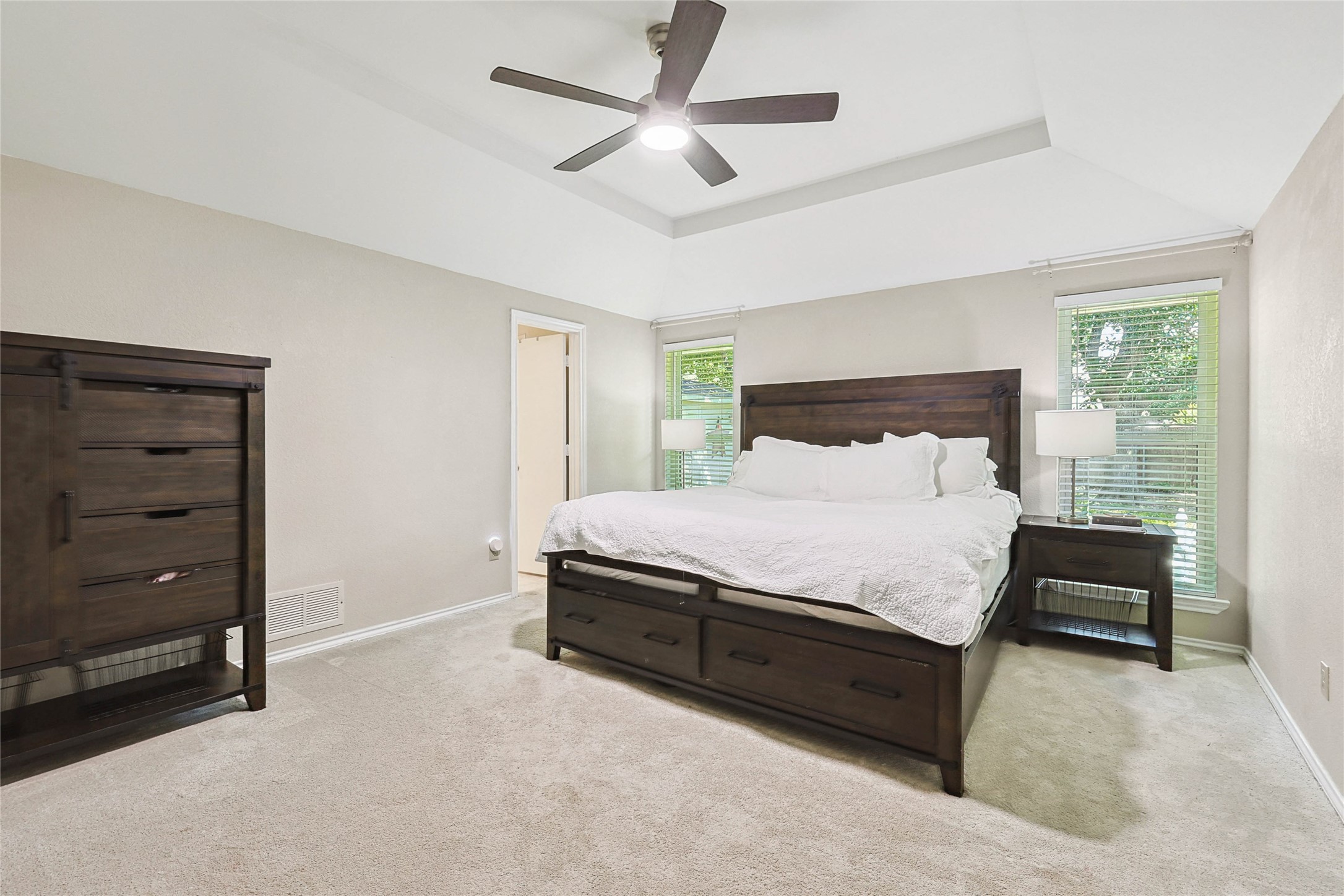 838 Meadowglen Circle