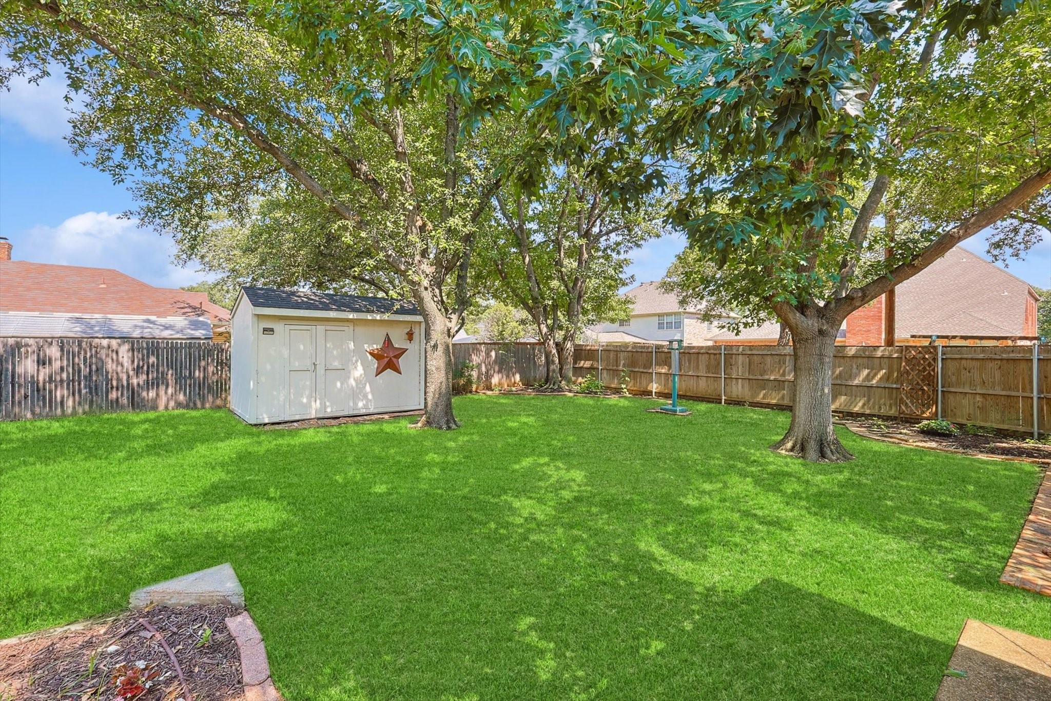 838 Meadowglen Circle