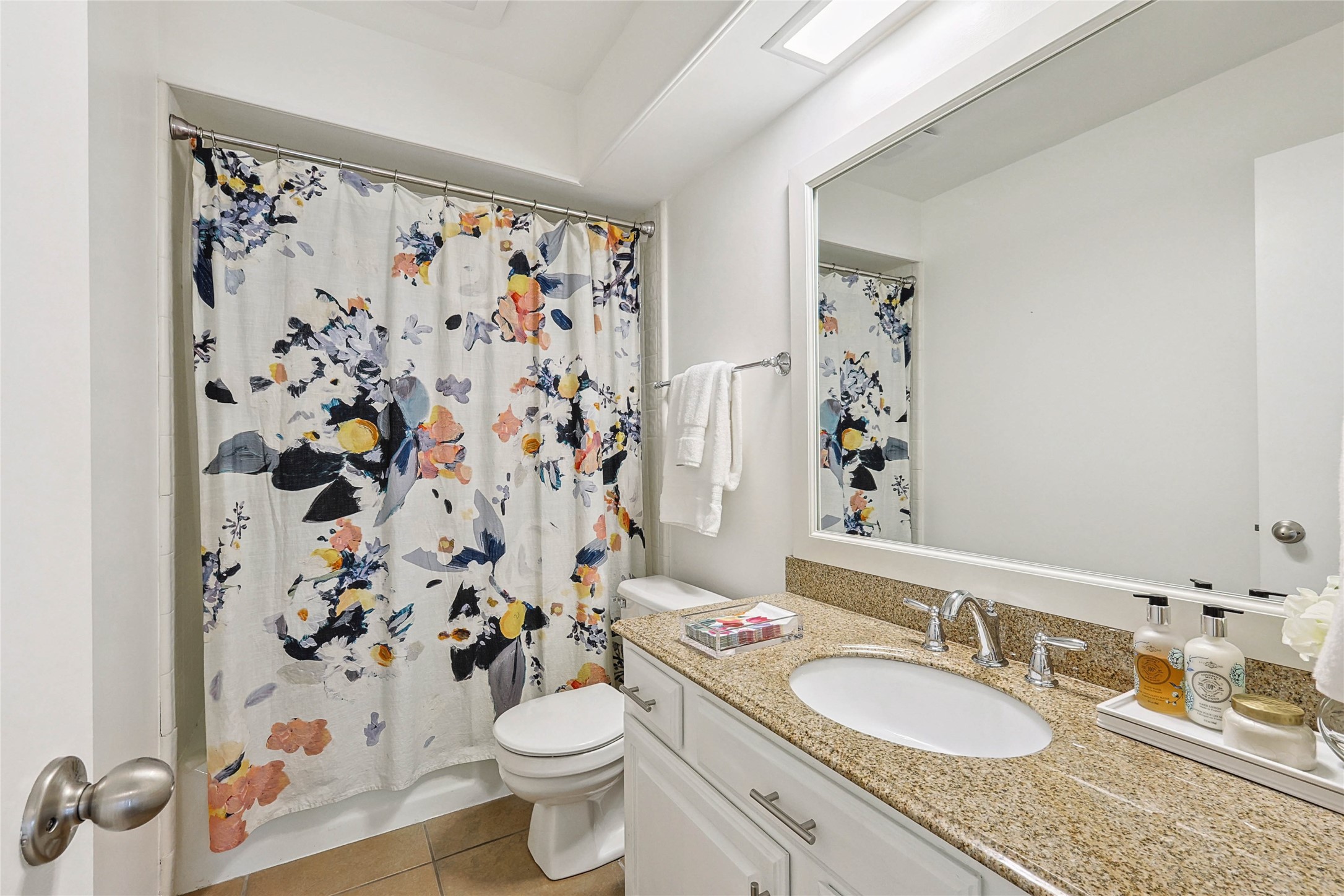 838 Meadowglen Circle