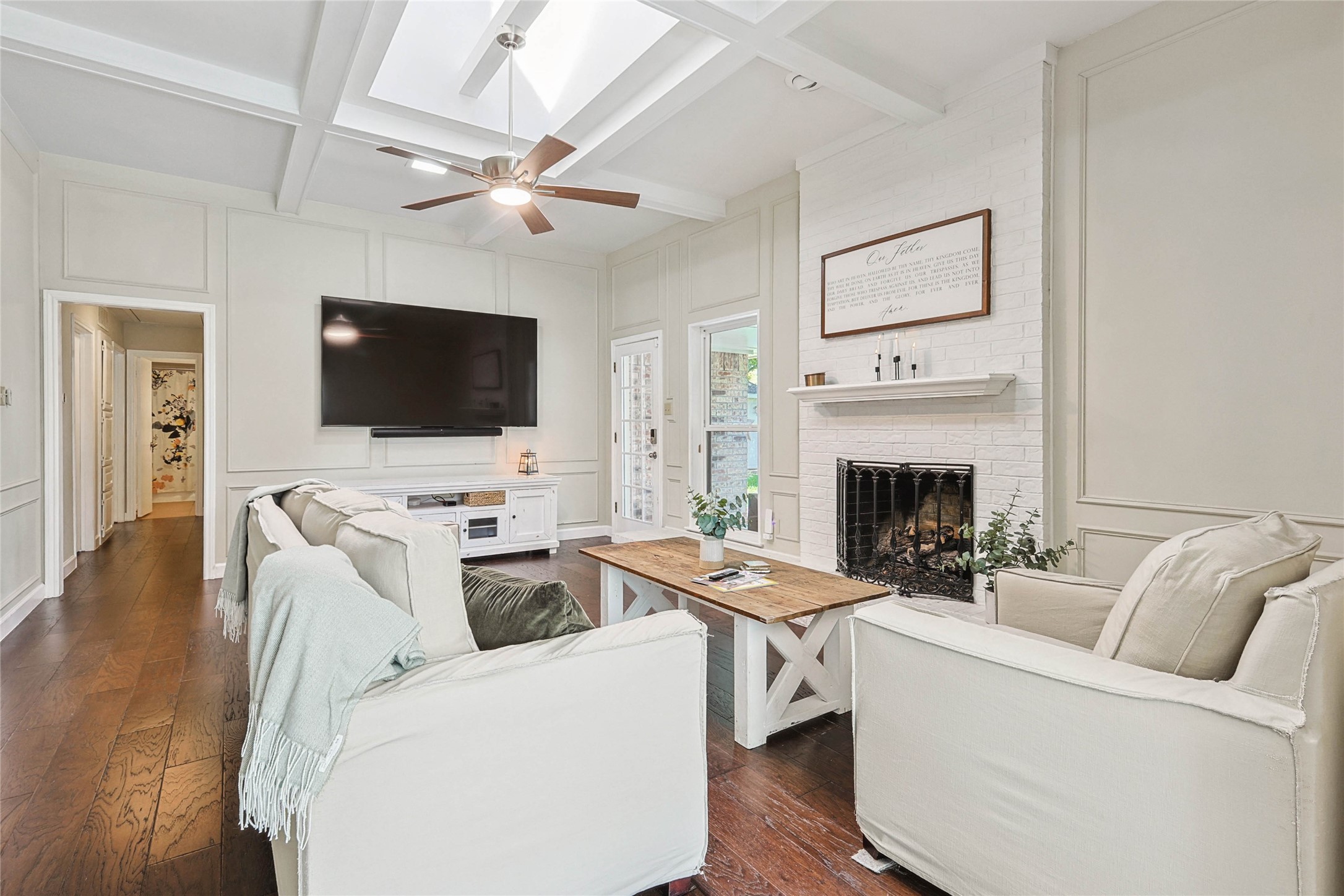 838 Meadowglen Circle