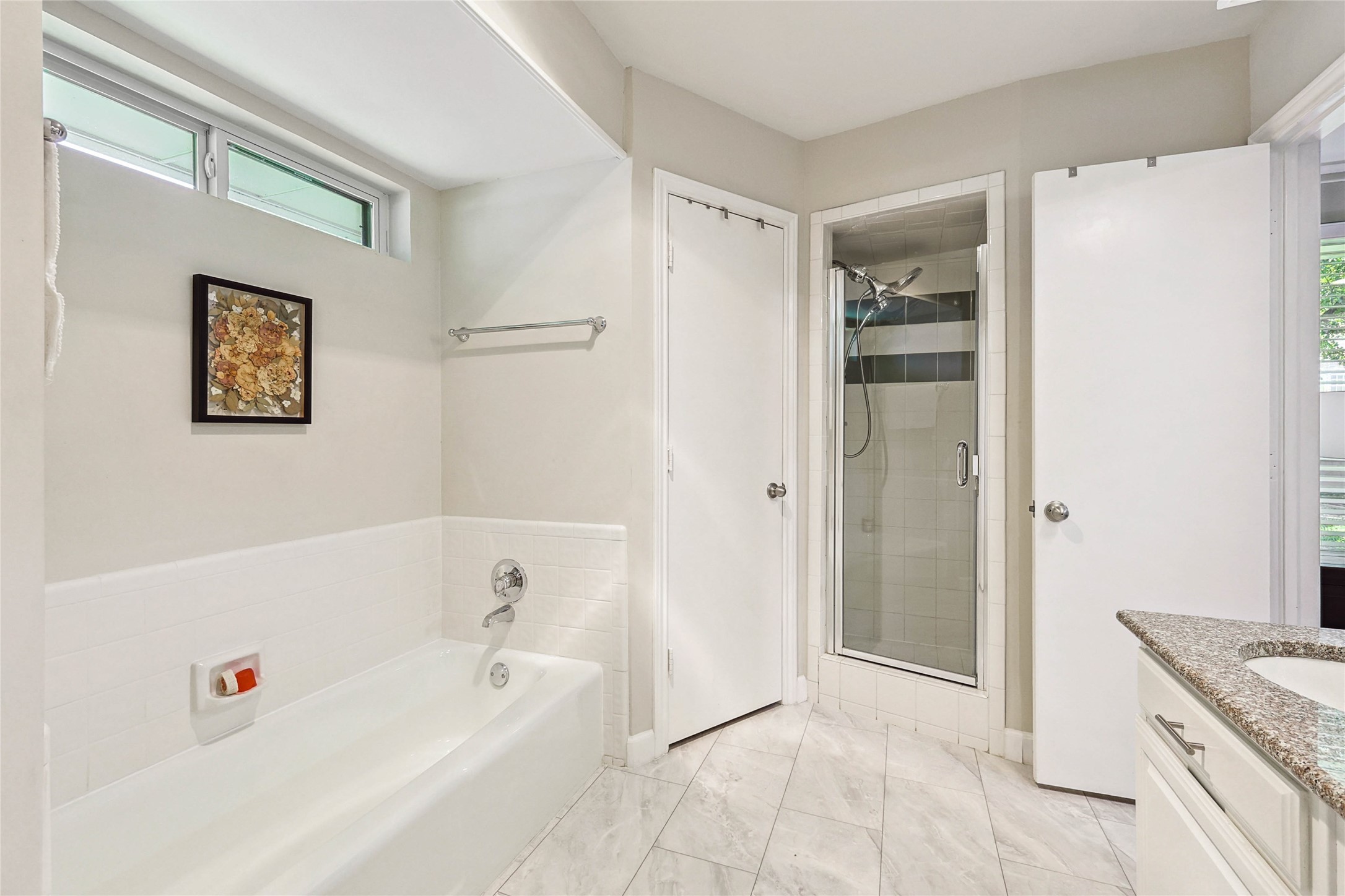 838 Meadowglen Circle