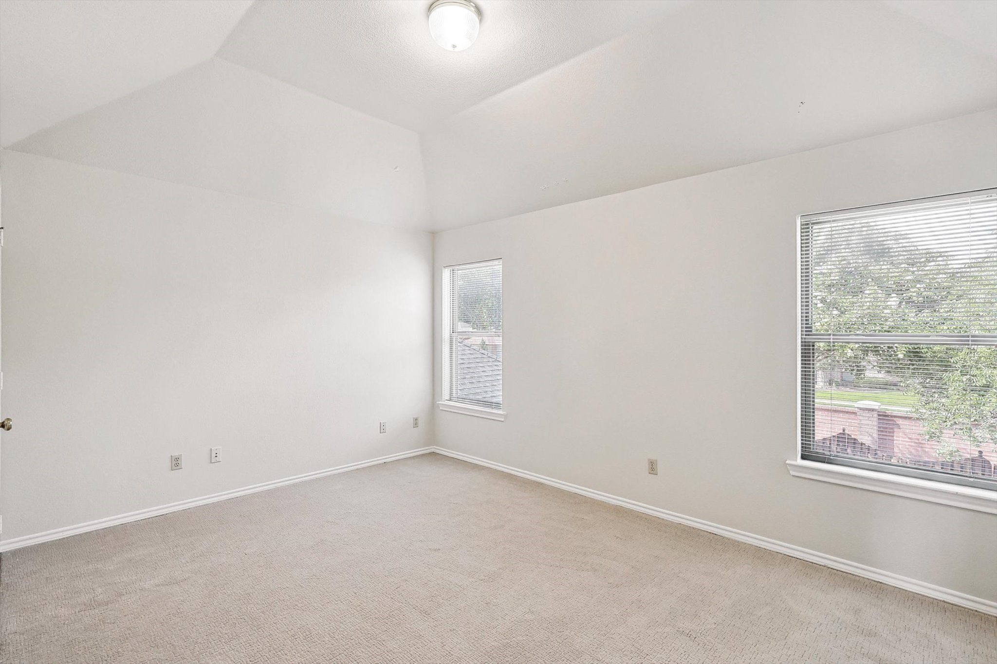 505 Meadowood Lane
