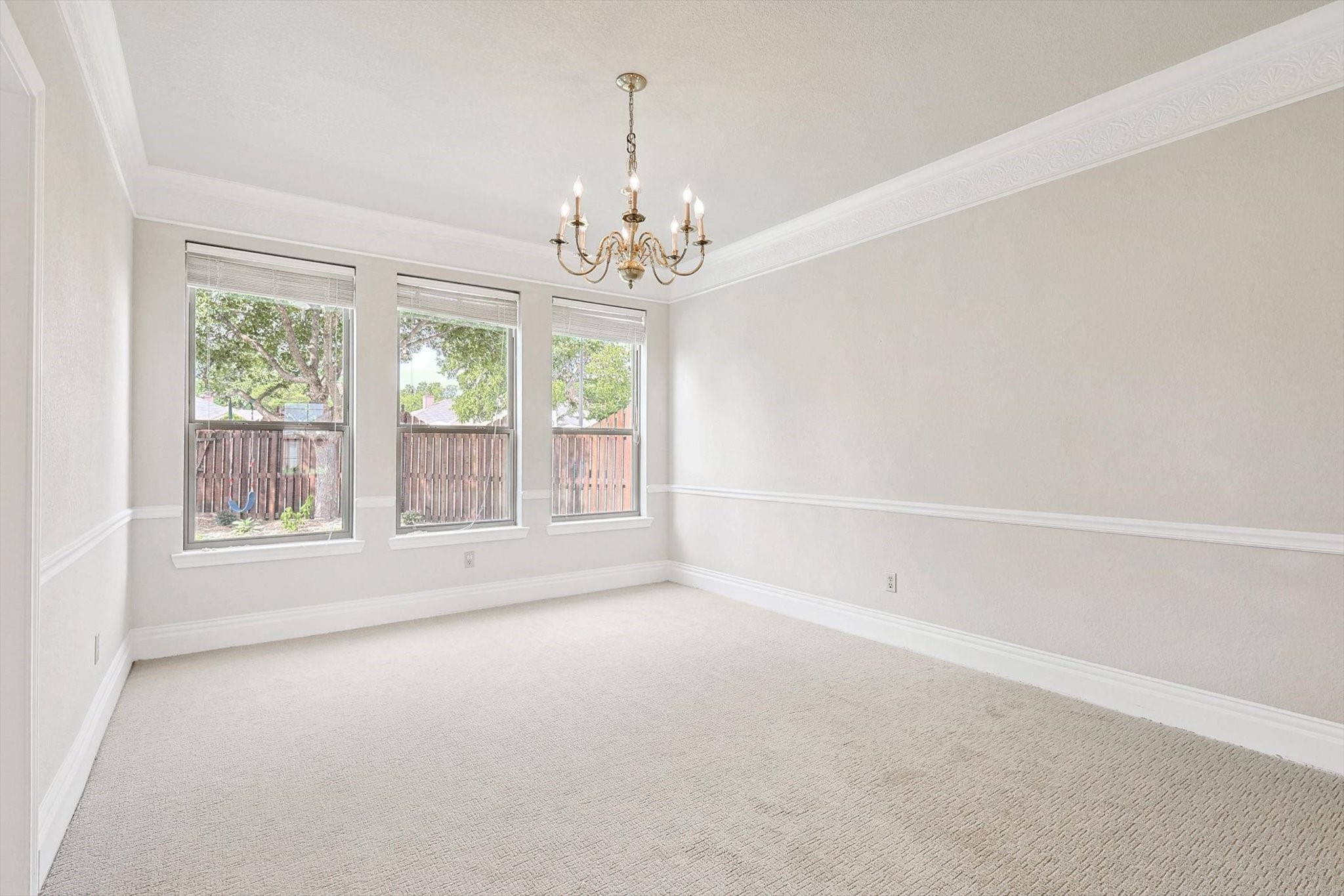 505 Meadowood Lane