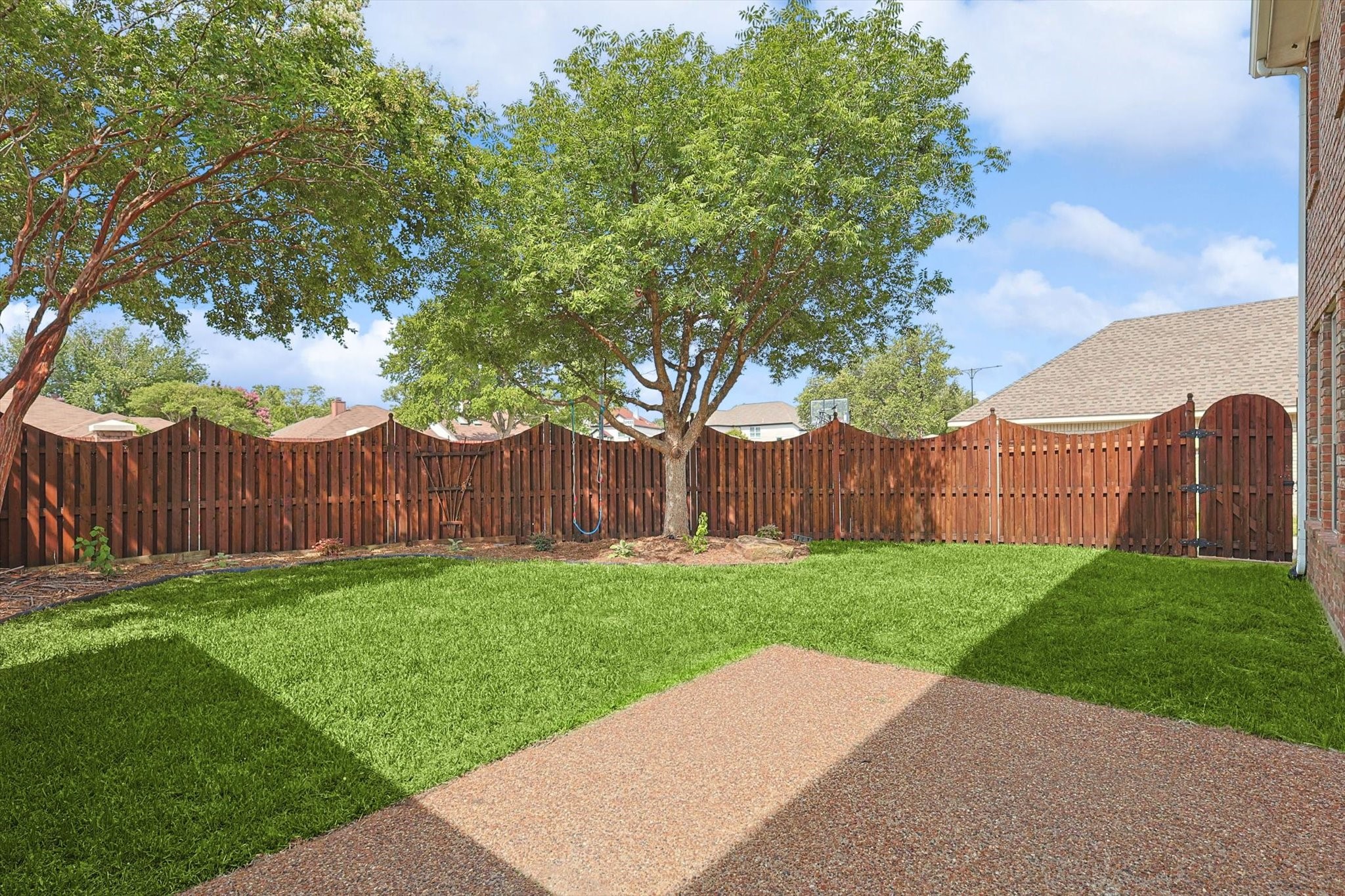 505 Meadowood Lane