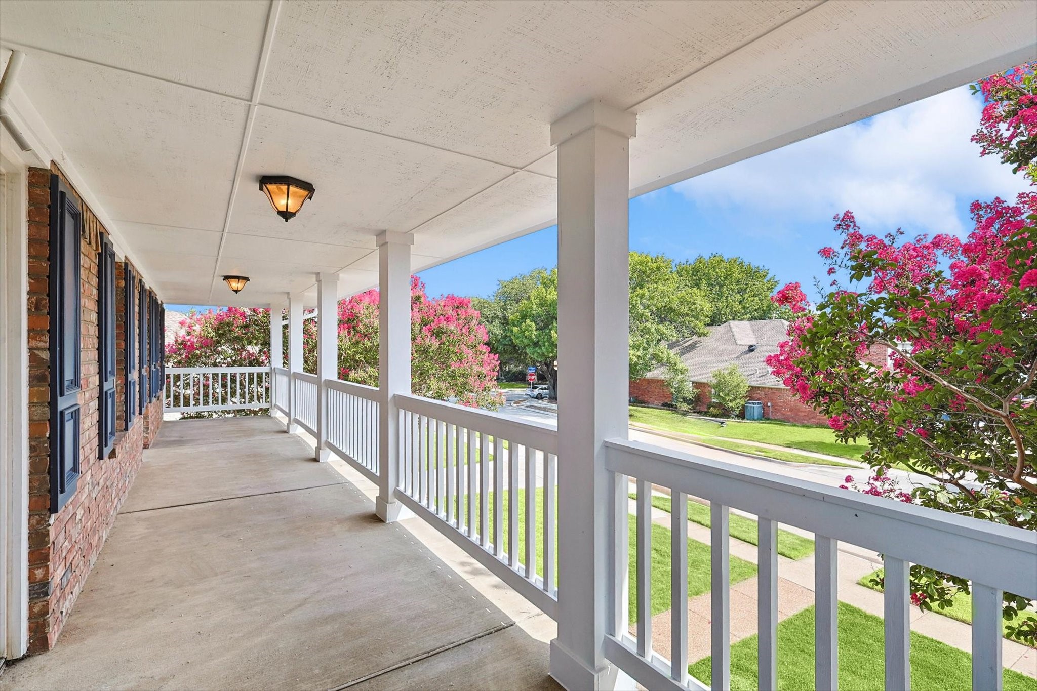 505 Meadowood Lane