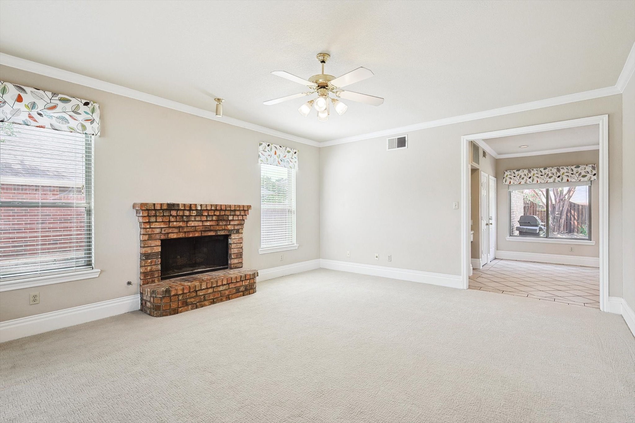 505 Meadowood Lane