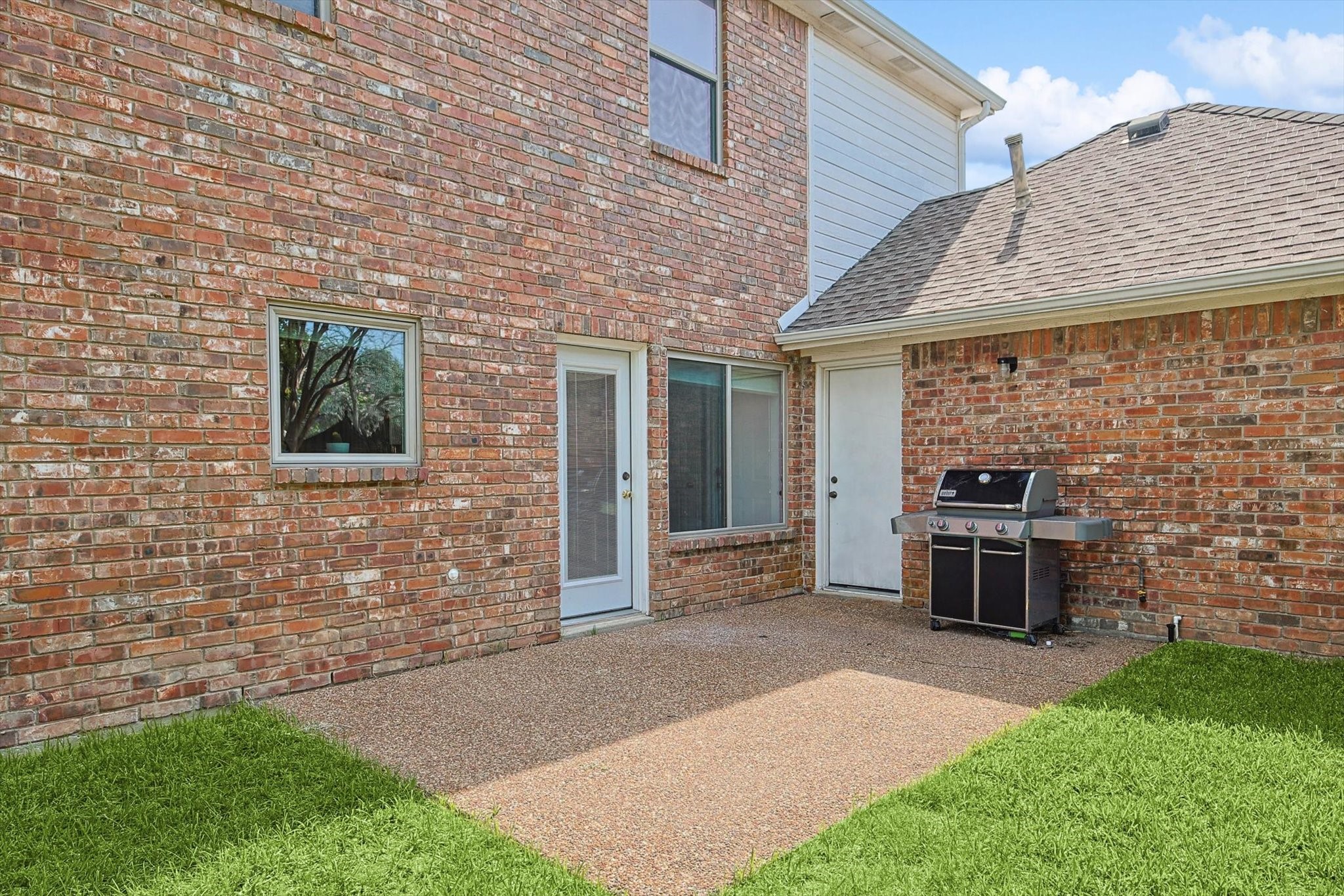 505 Meadowood Lane