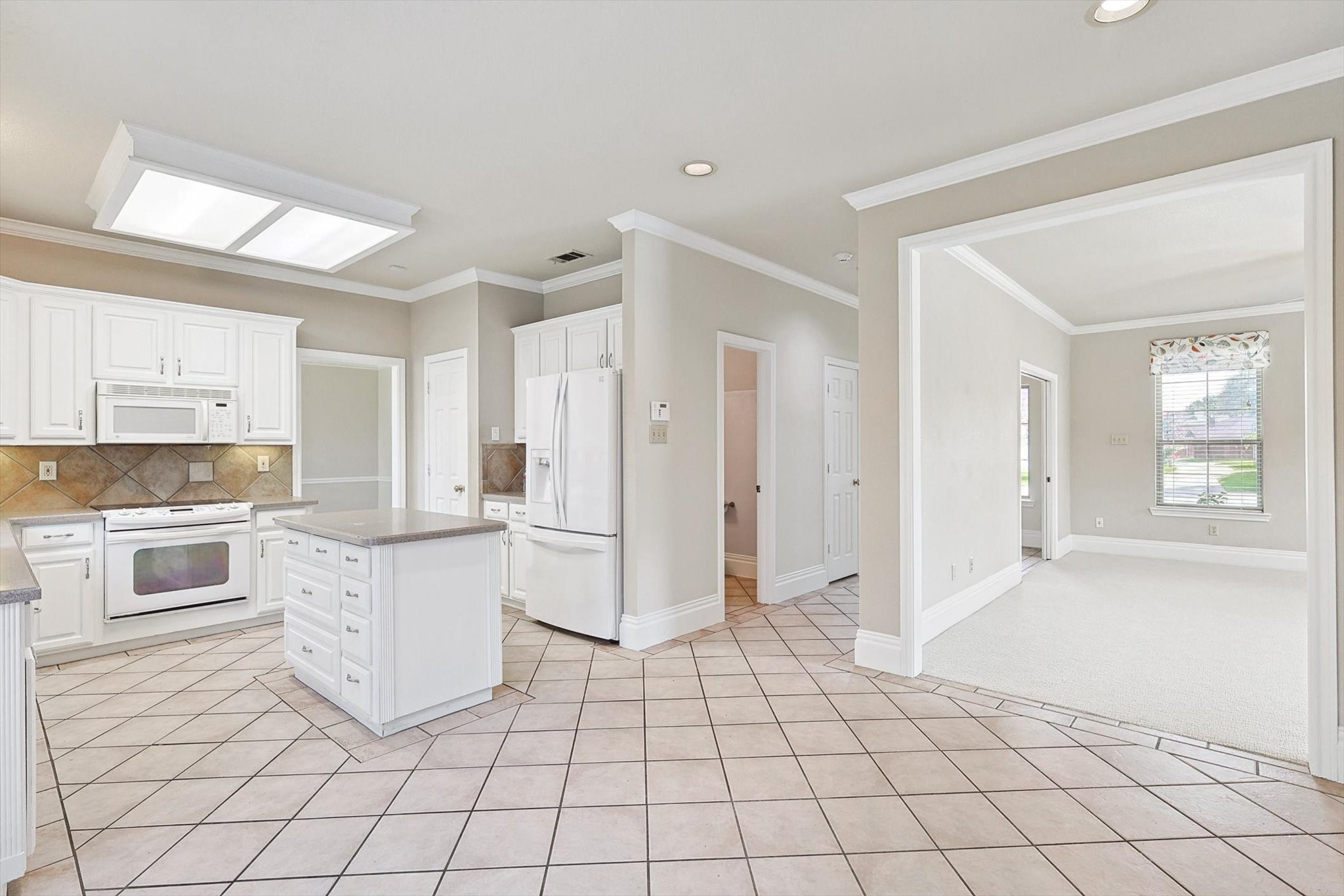 505 Meadowood Lane