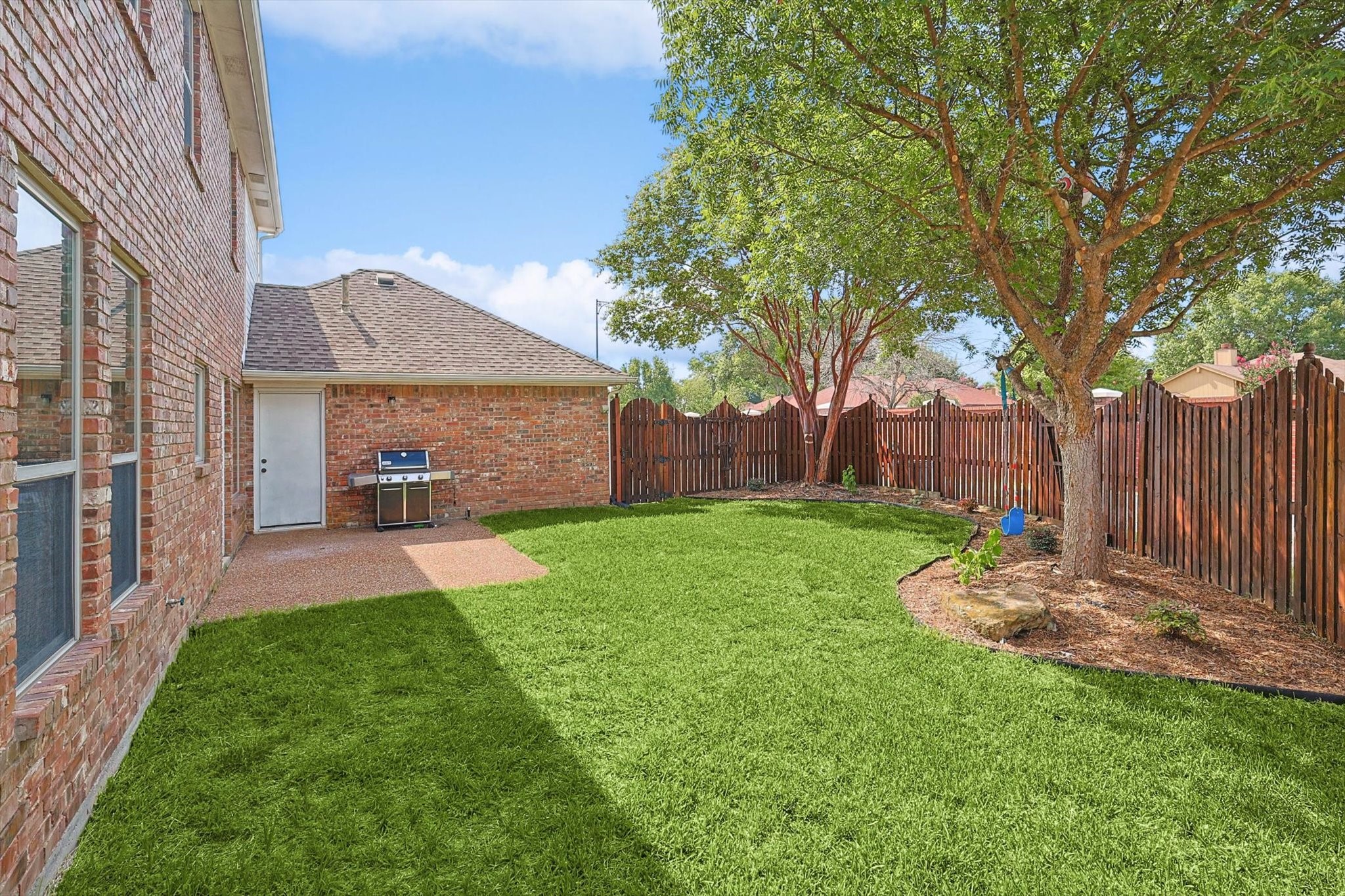 505 Meadowood Lane