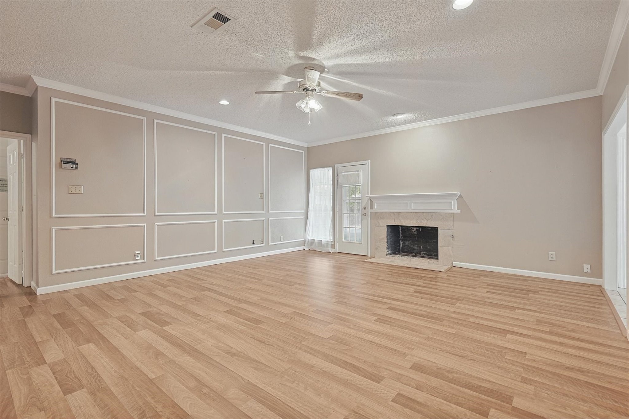 541 Meadowood Lane