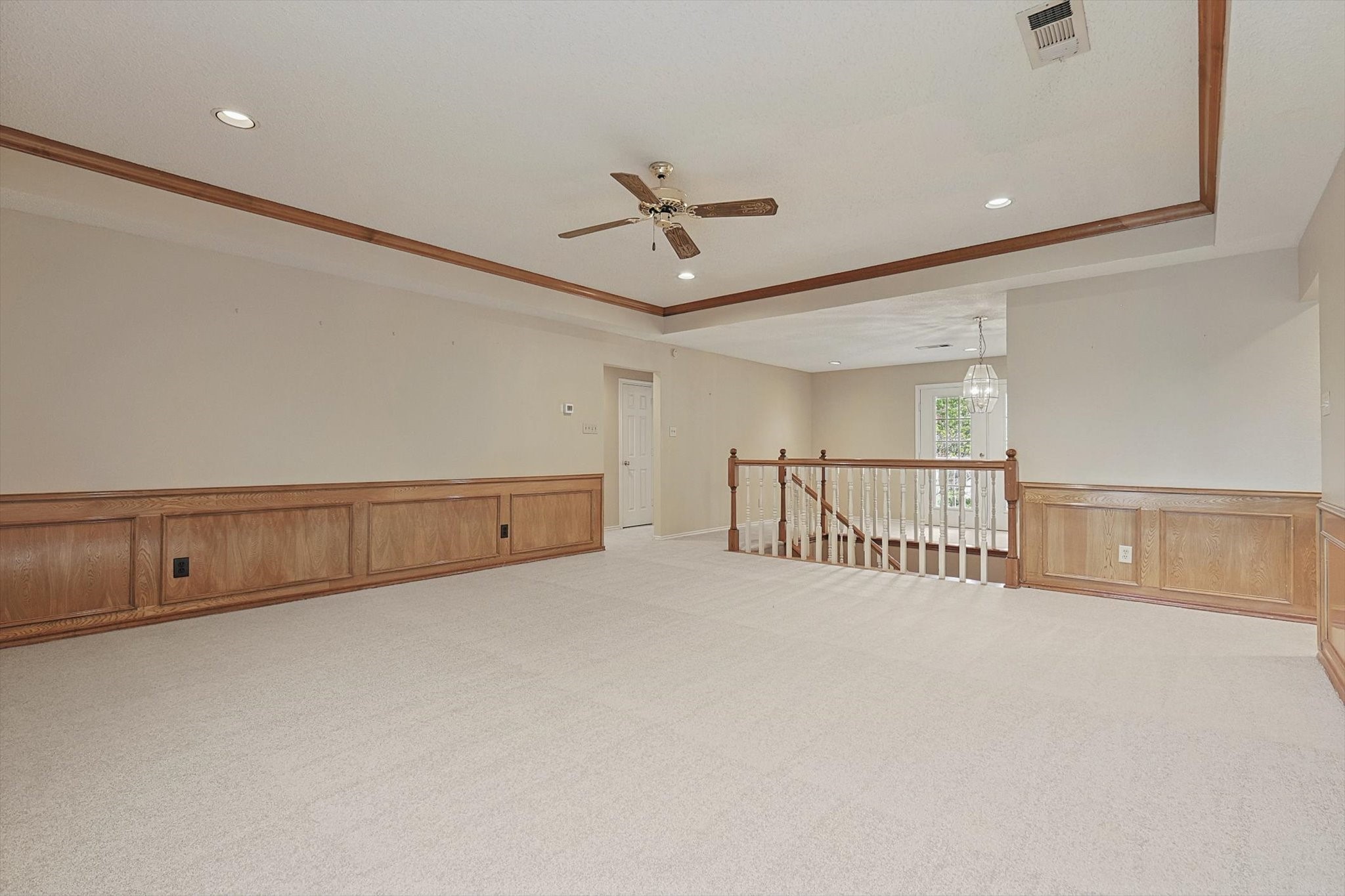 541 Meadowood Lane