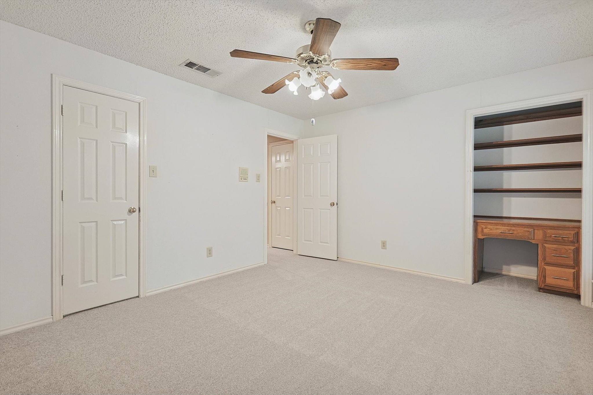 541 Meadowood Lane