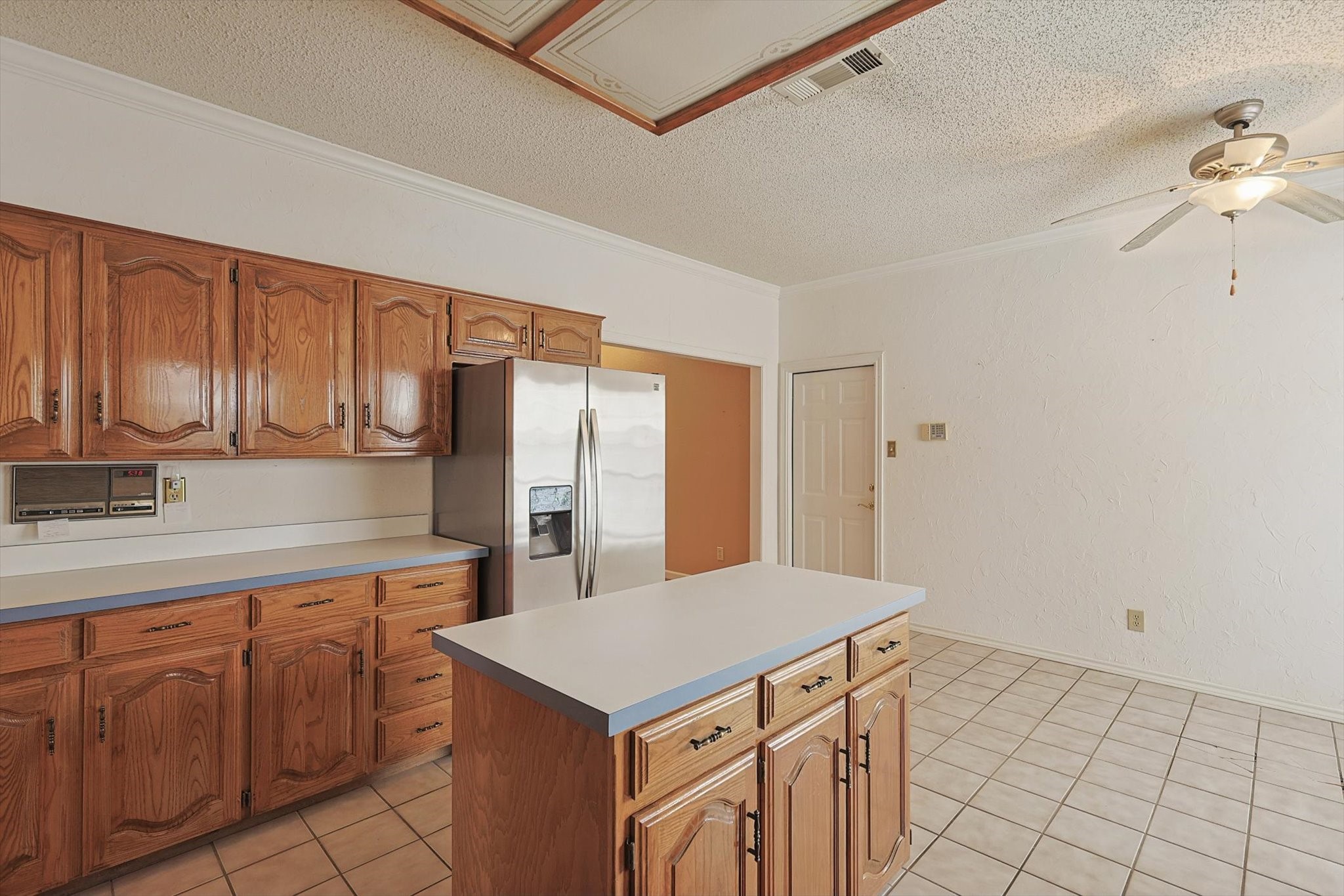 541 Meadowood Lane