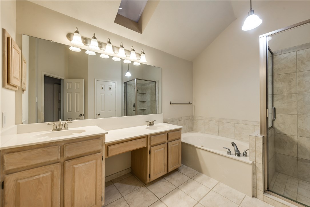 556 Raintree Circle